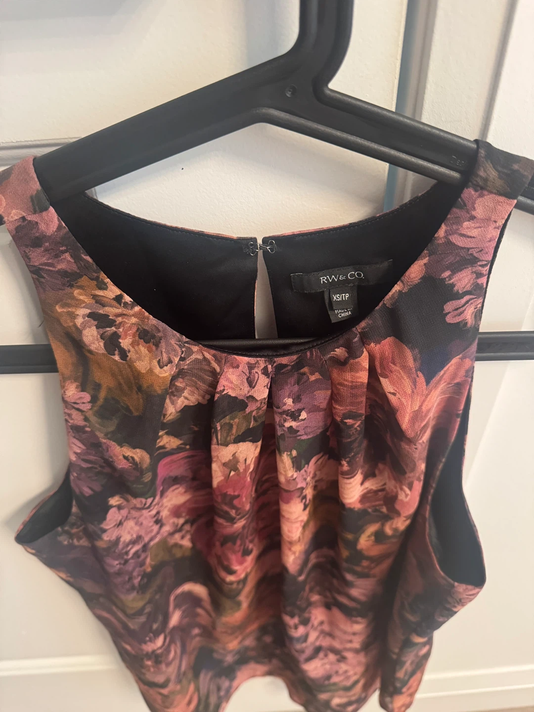 RW&CO. Floral Sleeveless Top - Size XS - photo 2