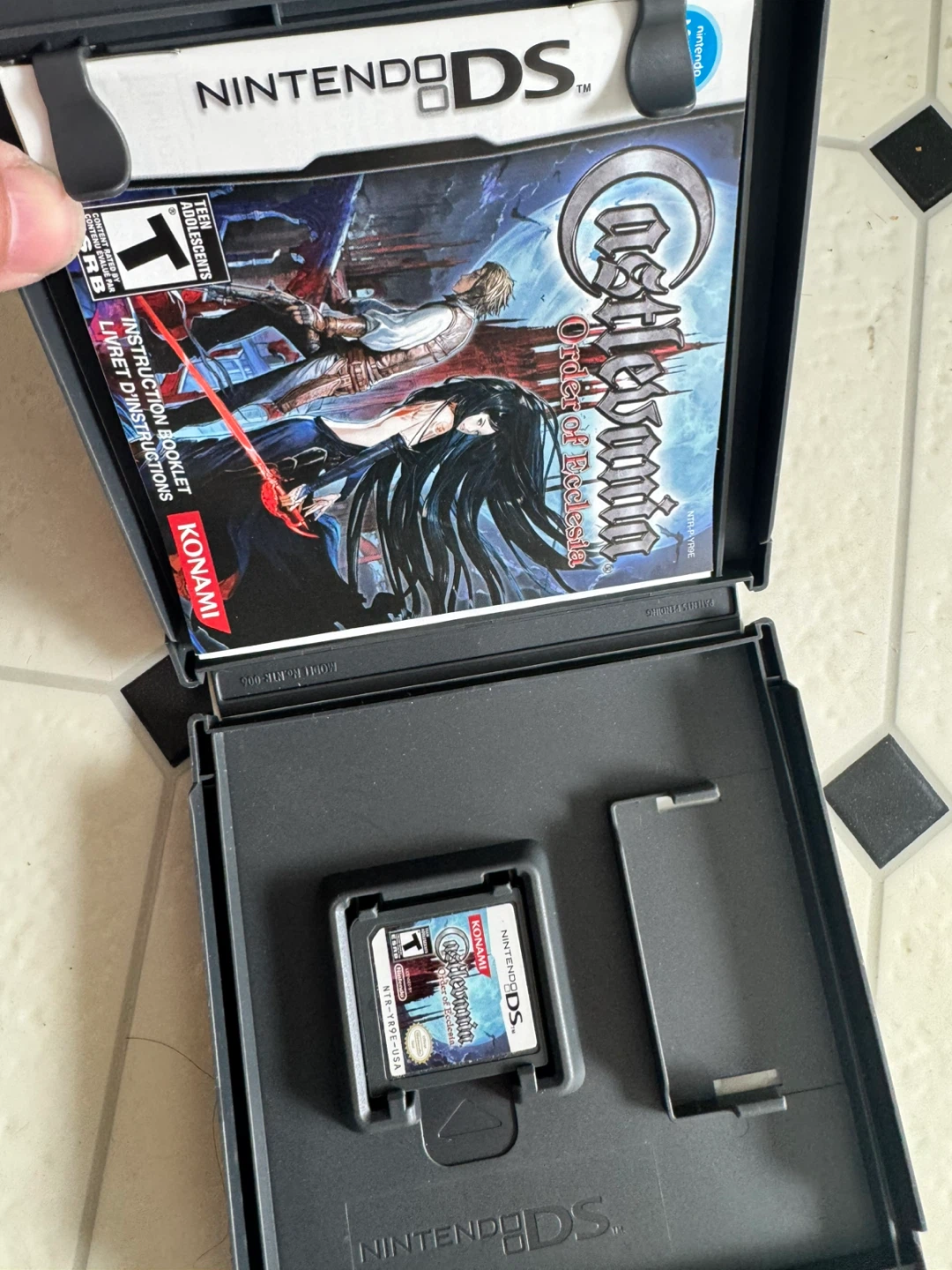 Castlevania: Order of Ecclesia Nintendo DS Game - photo 2