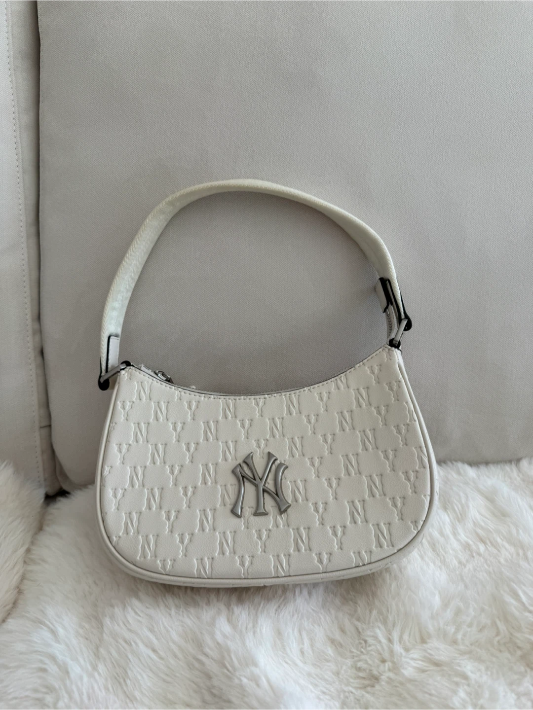 Authentic MLB White NY Yankees Shoulder Bag