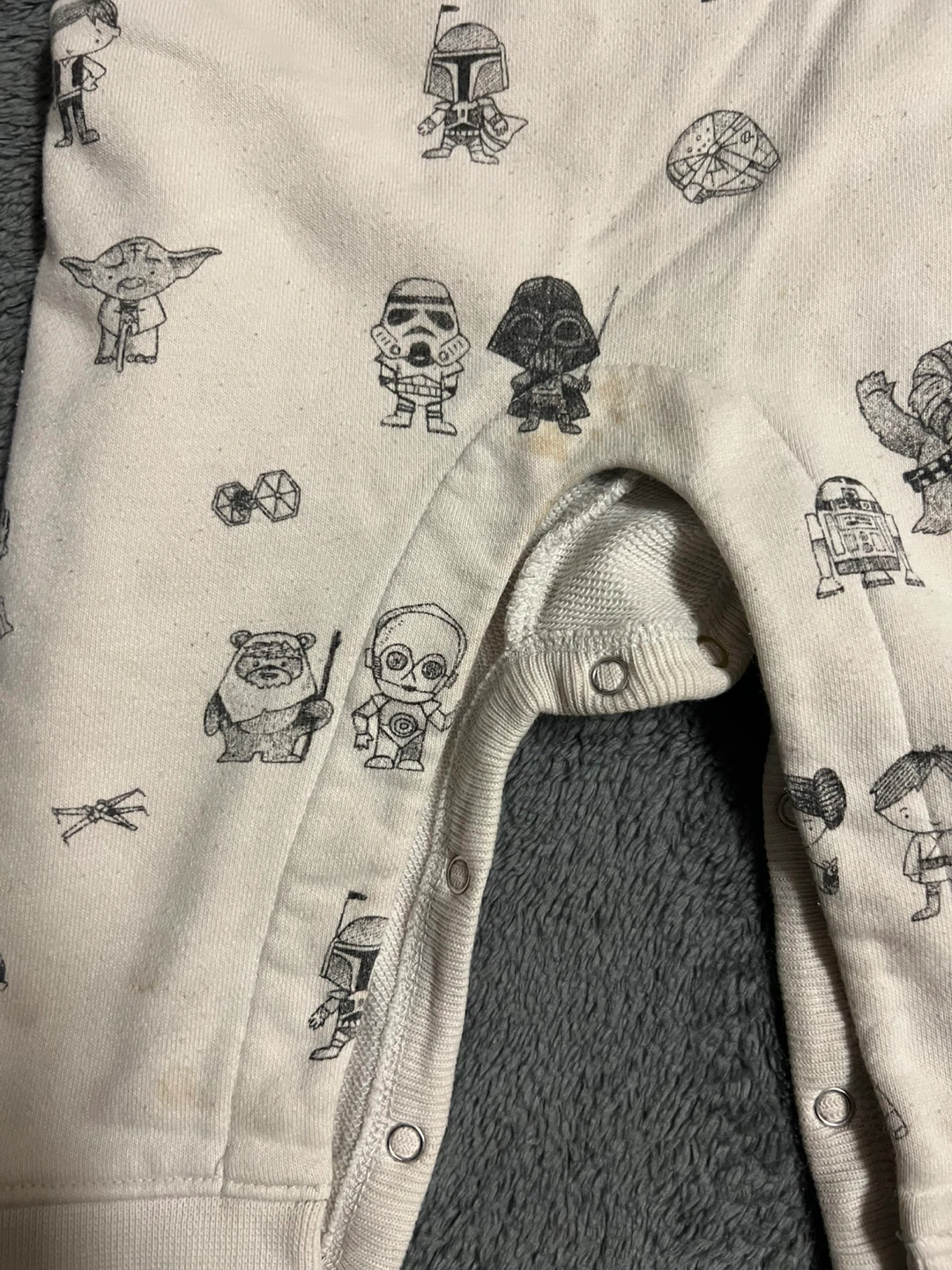 Baby GAP Star Wars onesie 6-12 months - photo 3