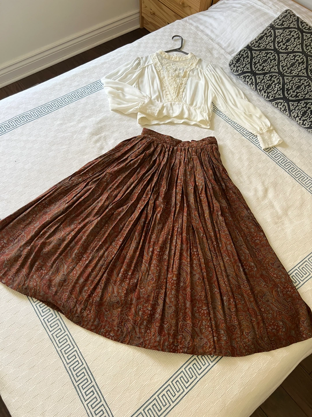 Ports International Vintage Paisley Midi Skirt and Blouse Set - photo 3