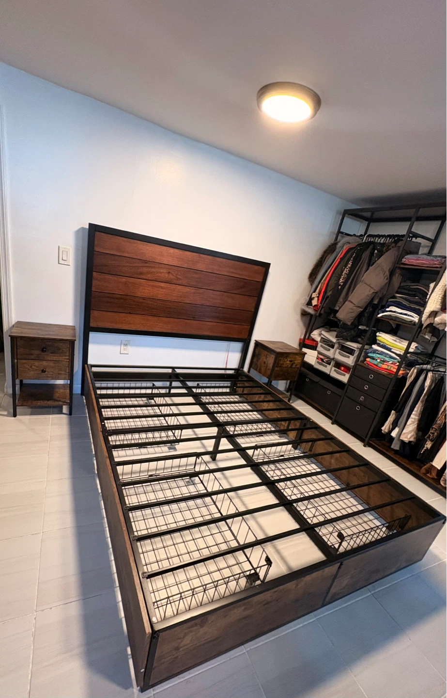 Industrial Style Wooden Headboard Bed Frame - photo 4