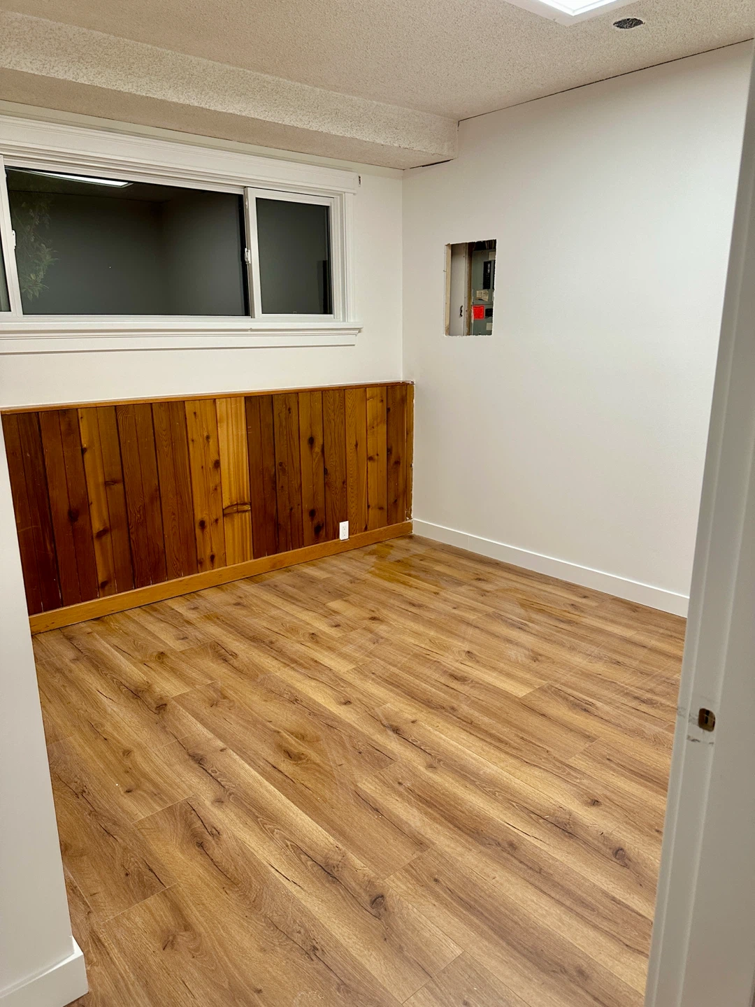 2 bedroom basement on rent
