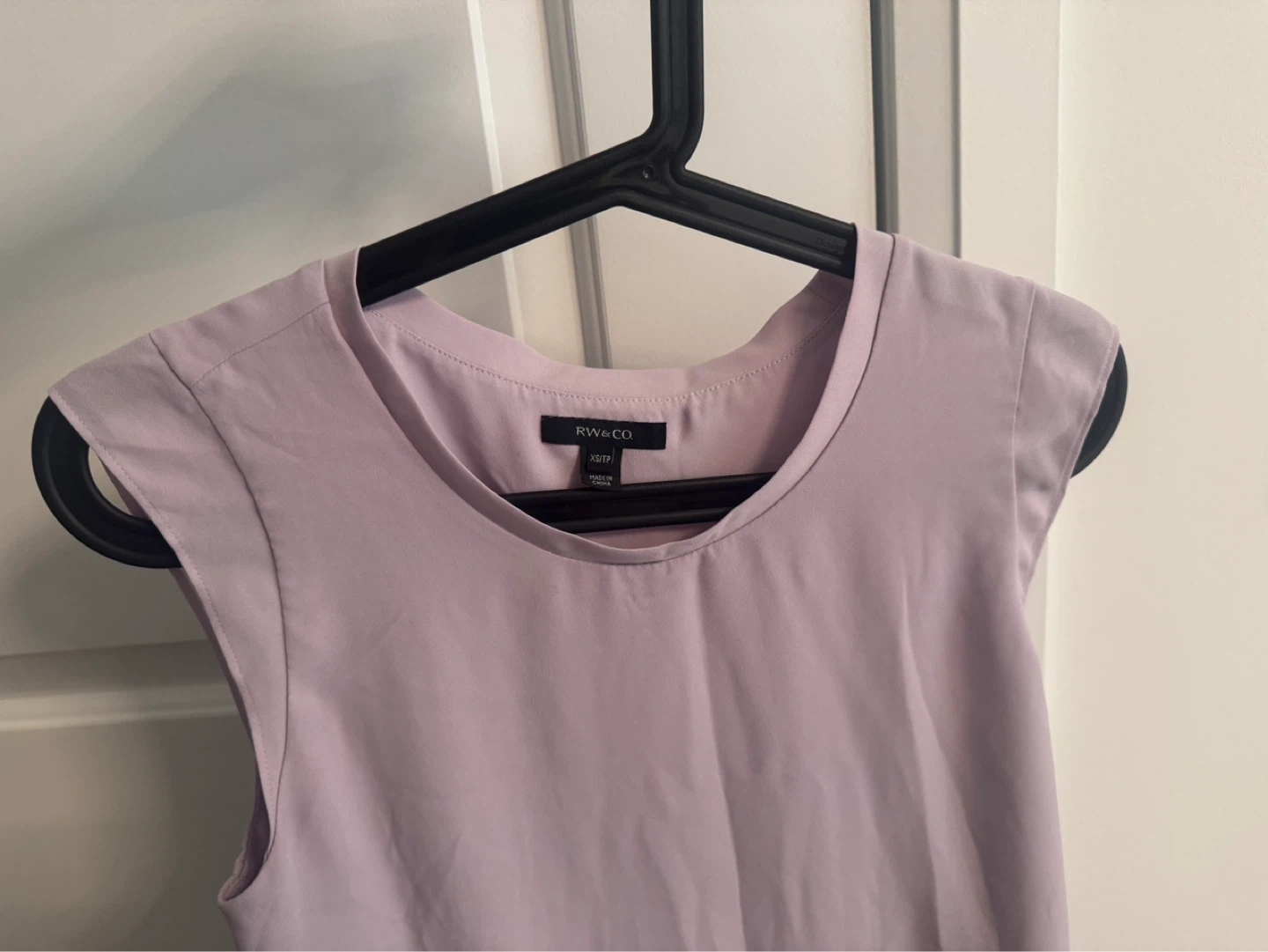 RW&CO. Women's Sleeveless Blouse - Lilac/Lavender - XS - photo 3