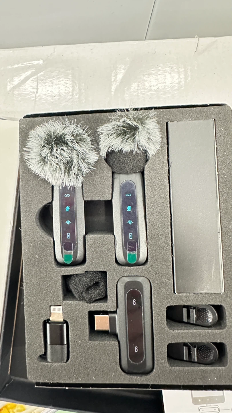 WARM BOX Wireless Lavalier Microphone Set