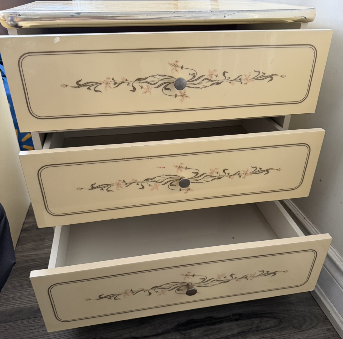 Set of 2 Cream Floral Dressers - photo 4