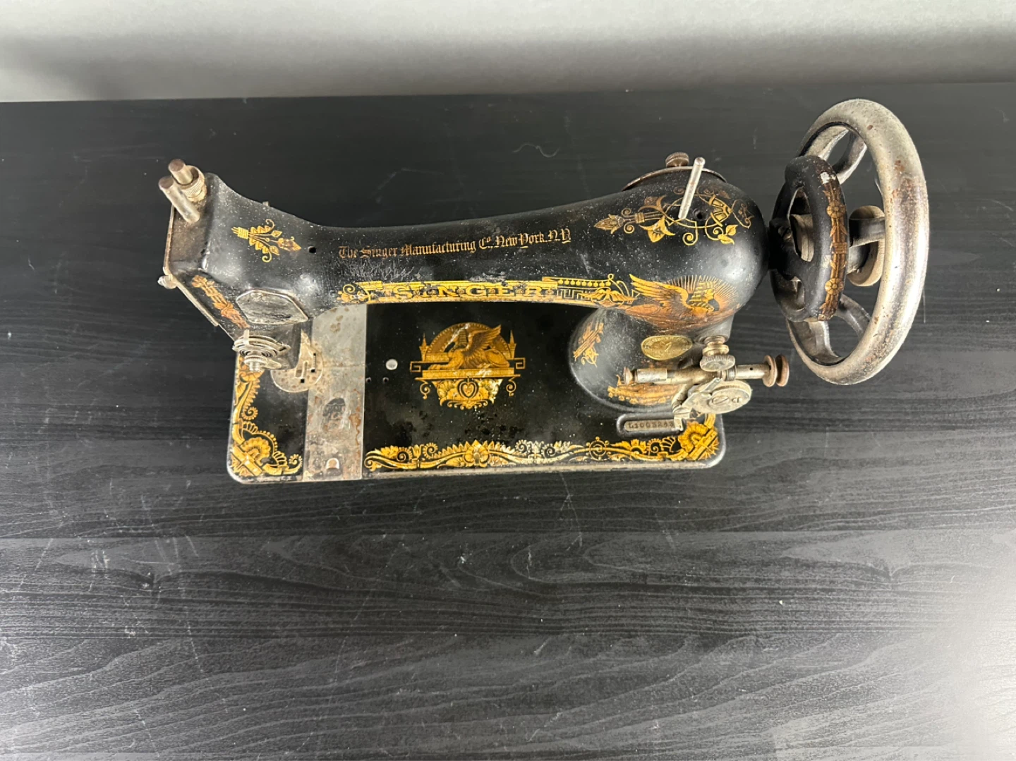 Vintage Singer Sewing Machine - photo 3