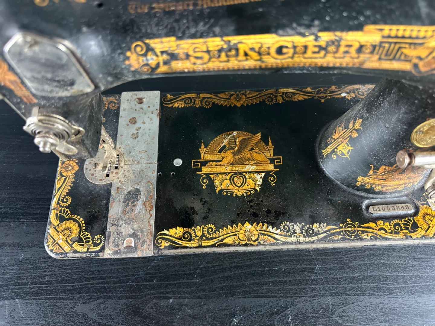 Vintage Singer Sewing Machine - photo 2