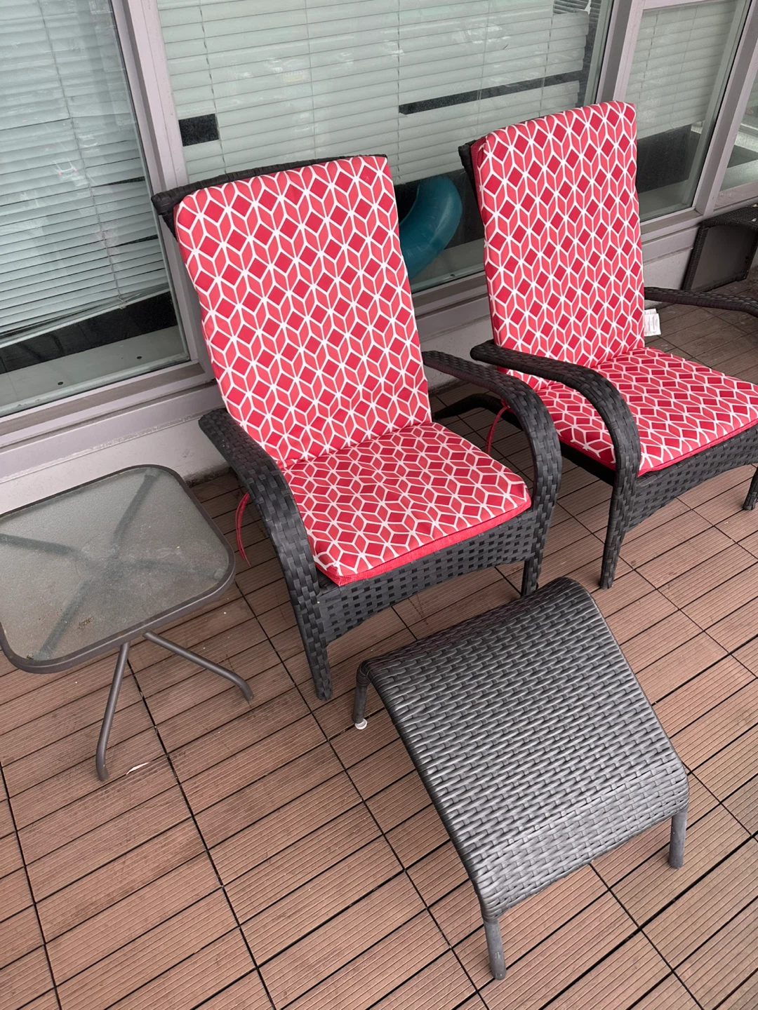 Wicker Patio Chairs with Red Cushions