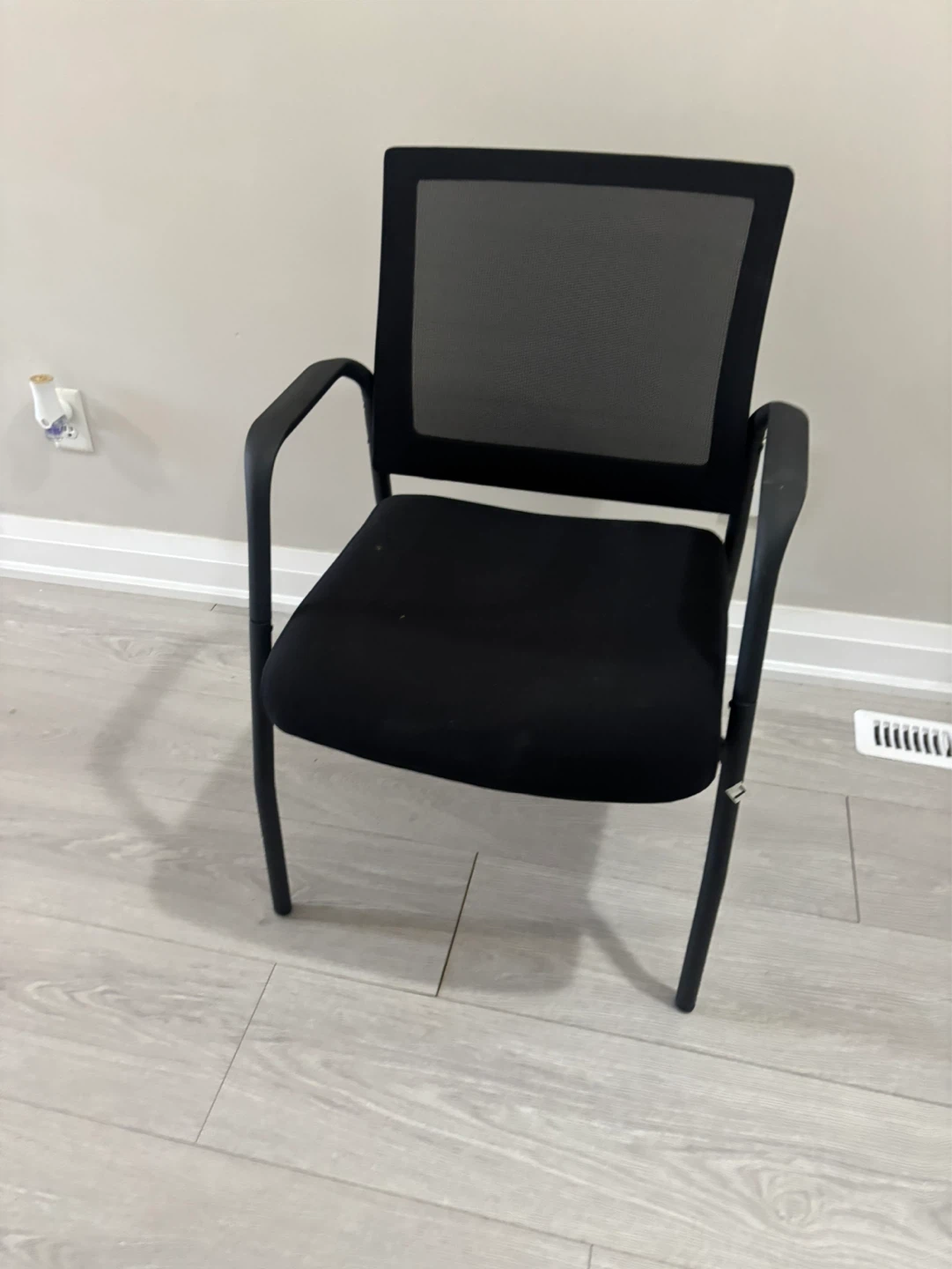 Black Mesh Back Office Chair - photo 2