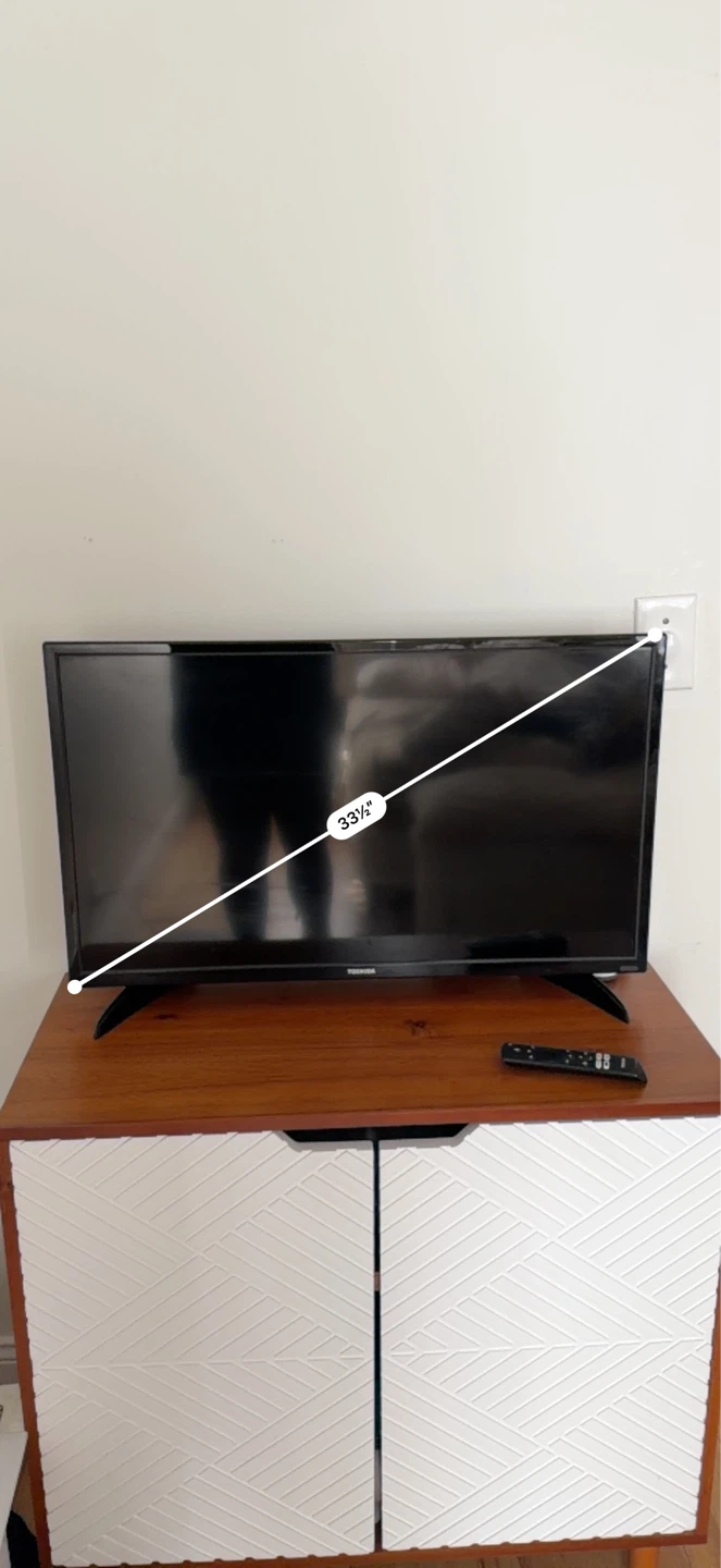 Toshiba 32" Smart TV with Remote - photo 2