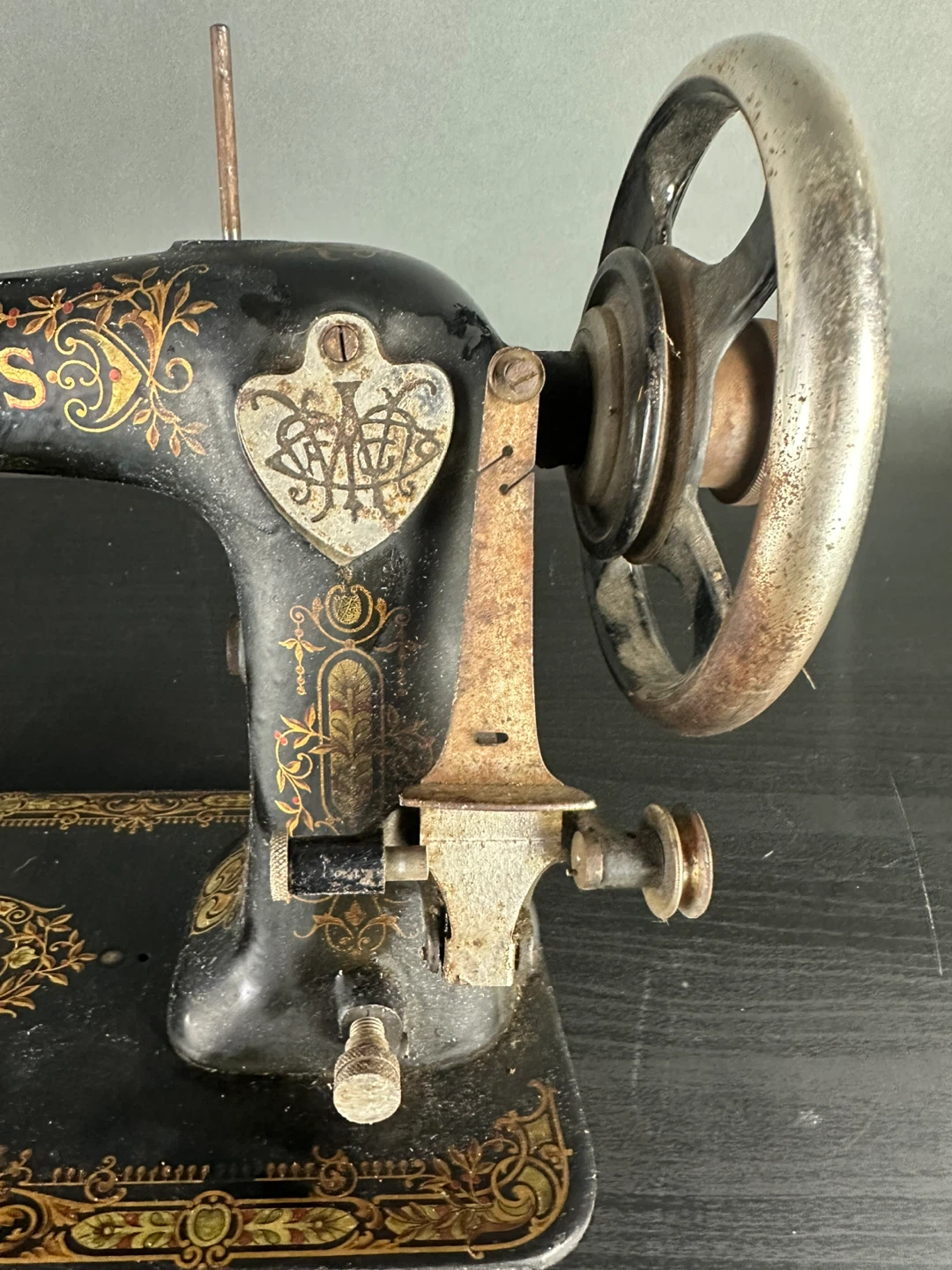 New Williams Antique Sewing Machine - photo 3