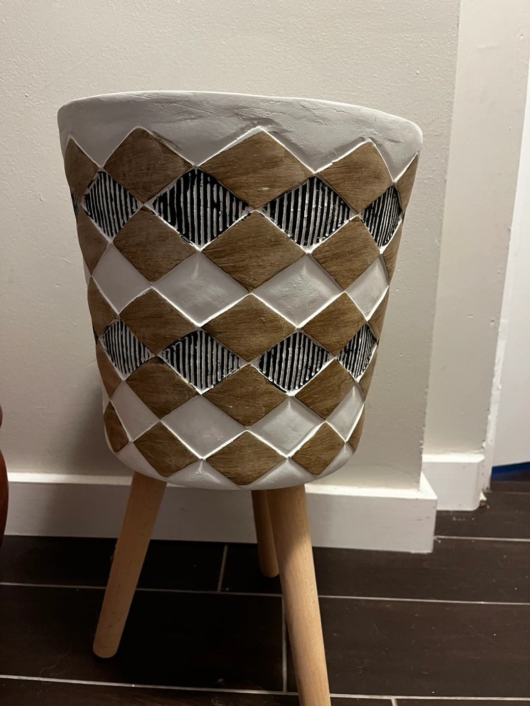 21.5’ Decorative Planter Pot with Wooden Legs