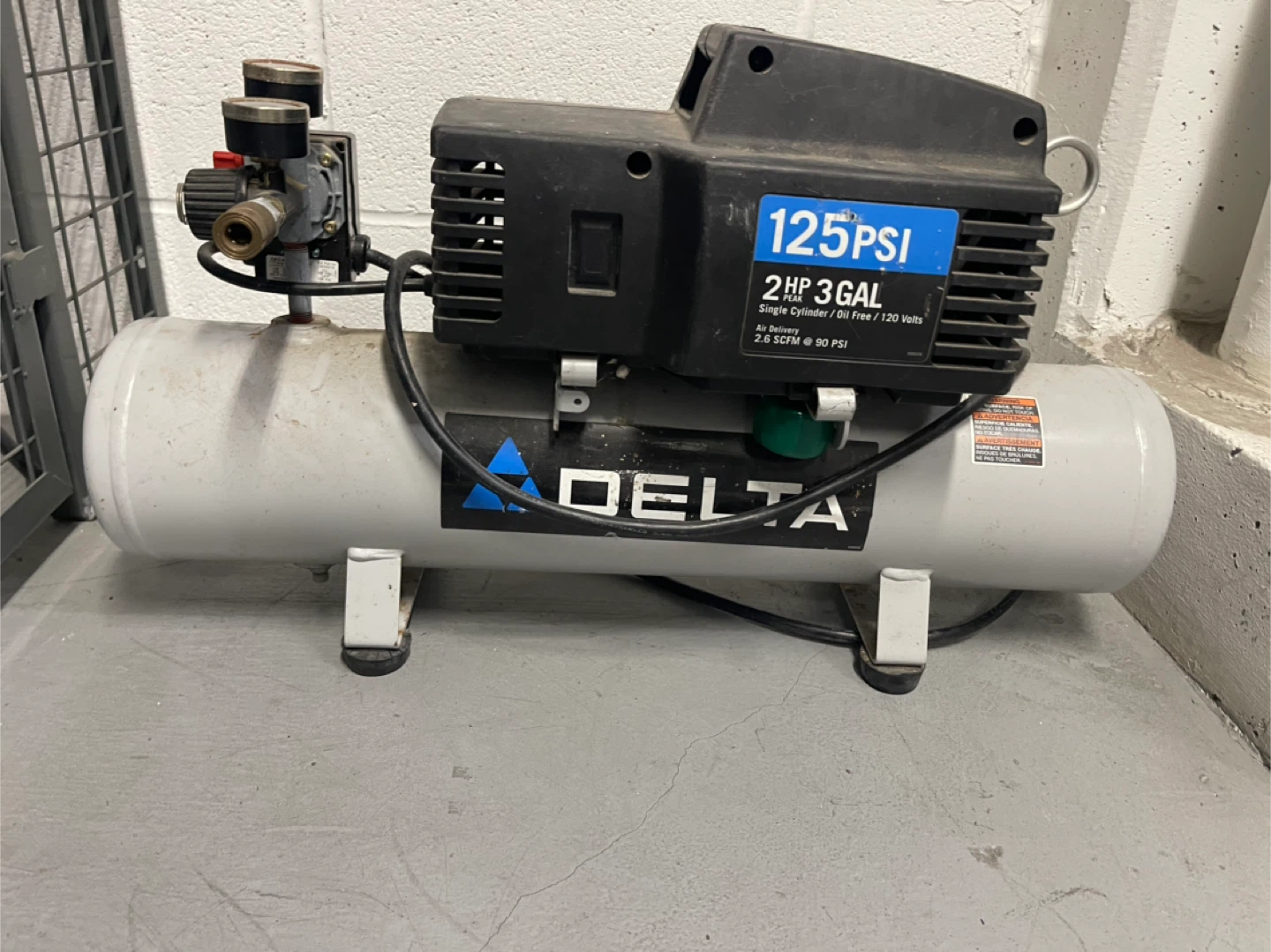 DELTA 2 HP 3 Gal Air Compressor