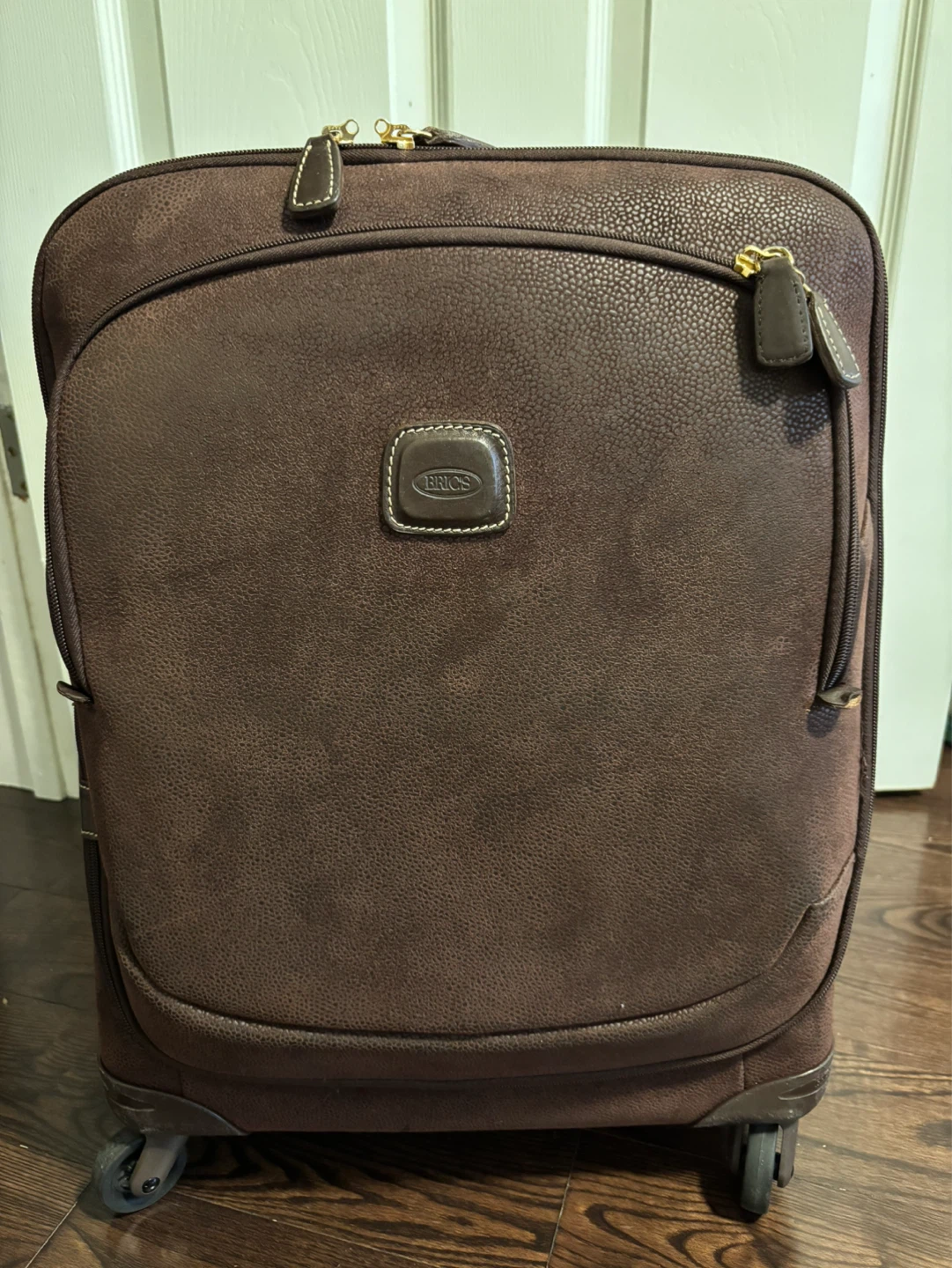High End Bric's Brown Spinner Suitcase
