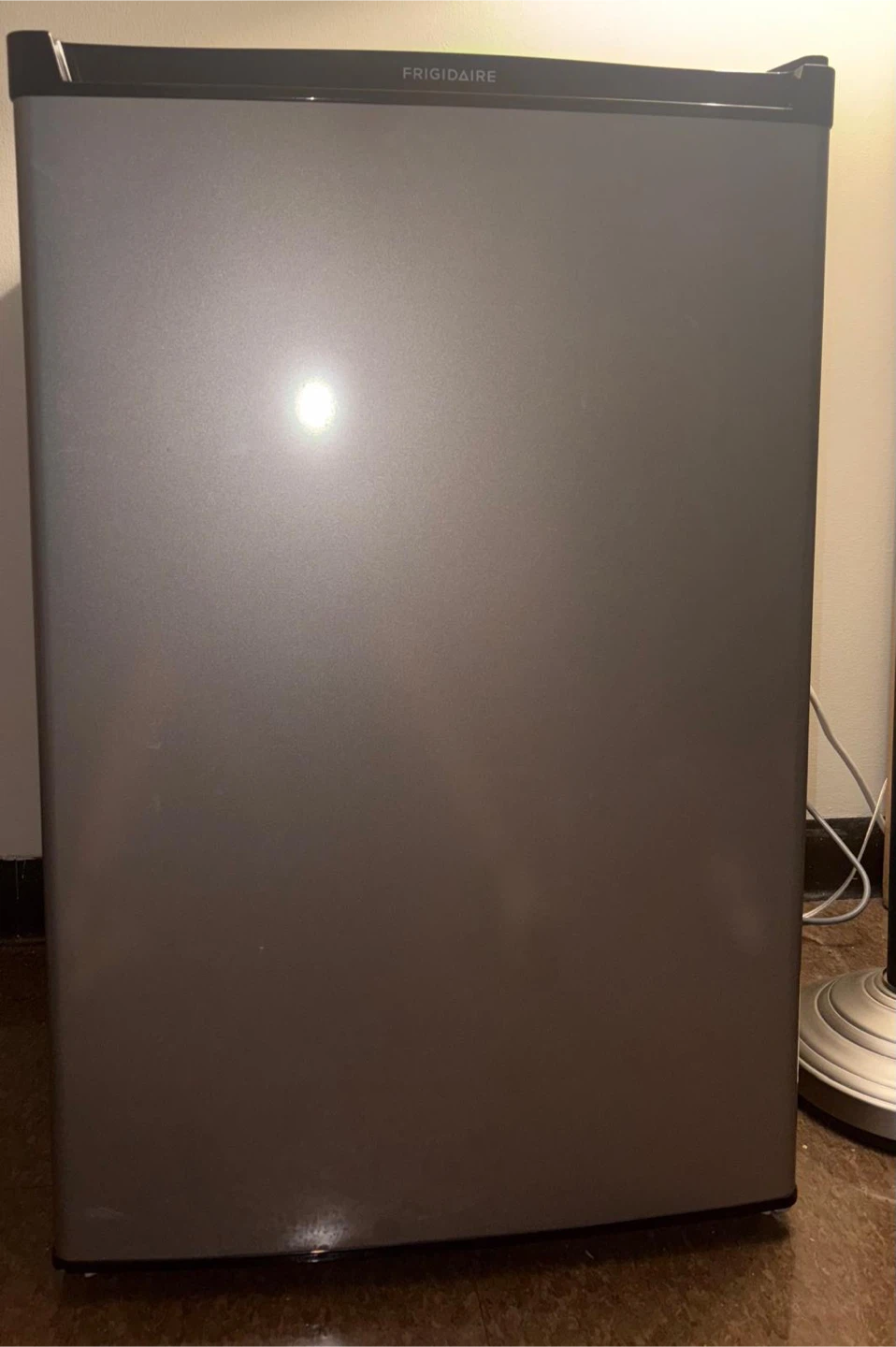 Frigidaire Mini Fridge - photo 4