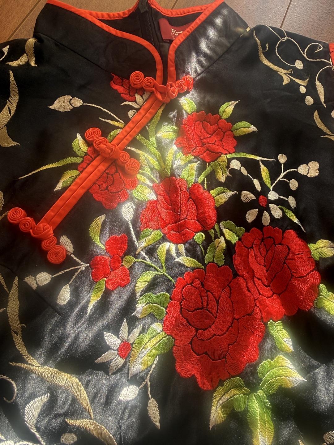 Black Embroidered Sleeveless Cheongsam Top - photo 2