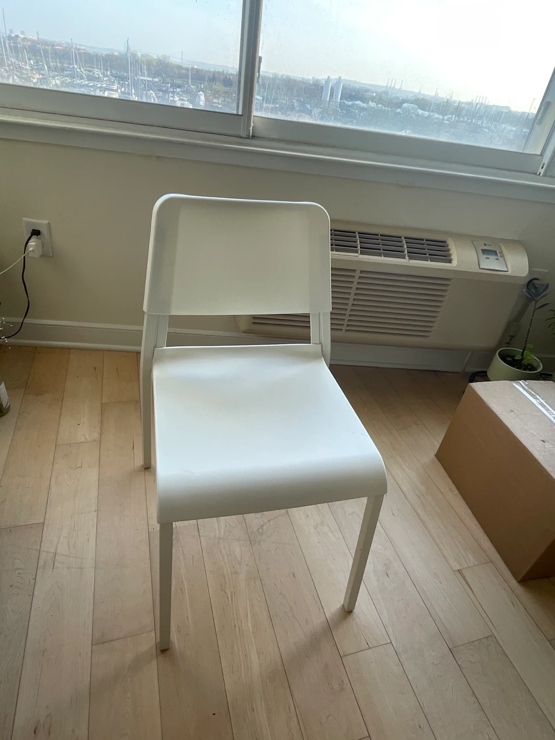White Modern Chair - photo 2