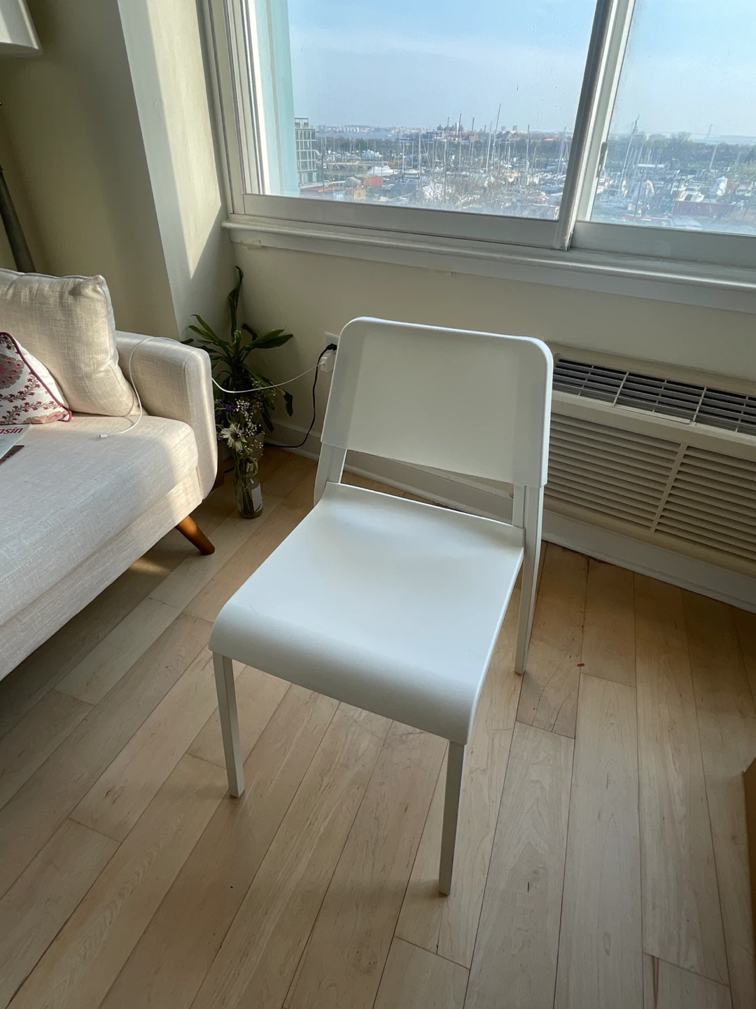 White Modern Chair - photo 3