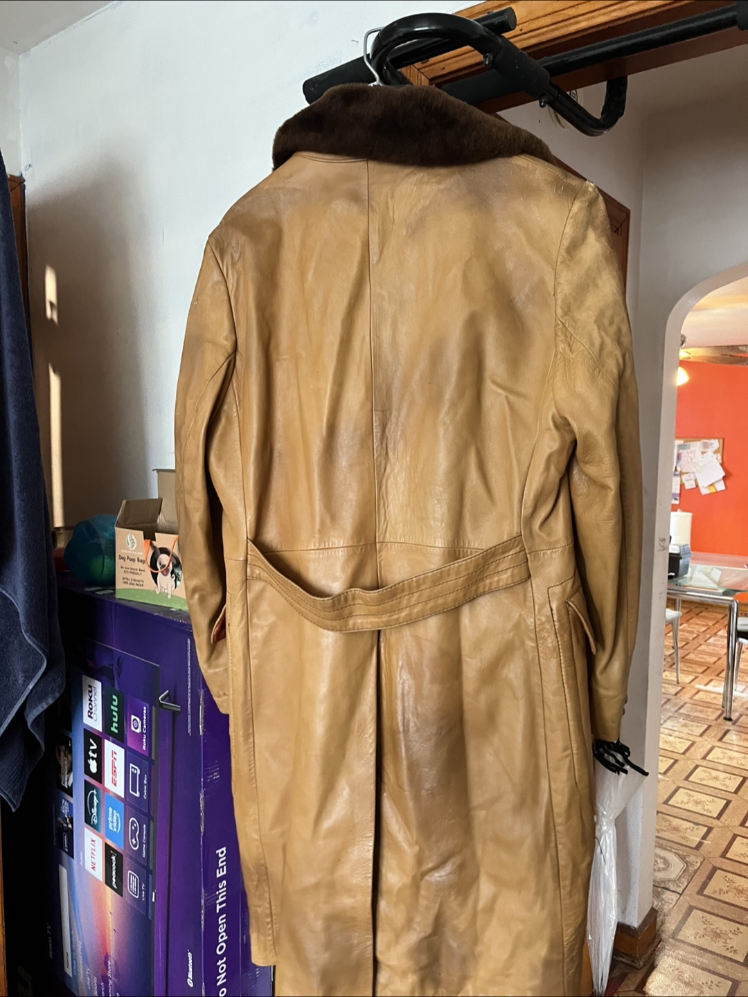 Cortefiel Men's Brown Leather Coat with Fur Collar - photo 4