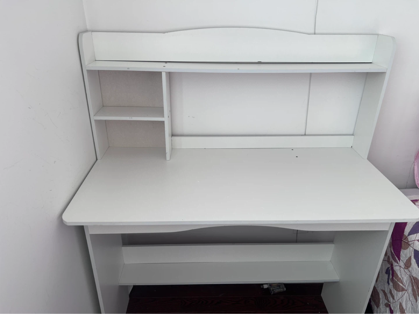 White Desk with Hutch and Shelves