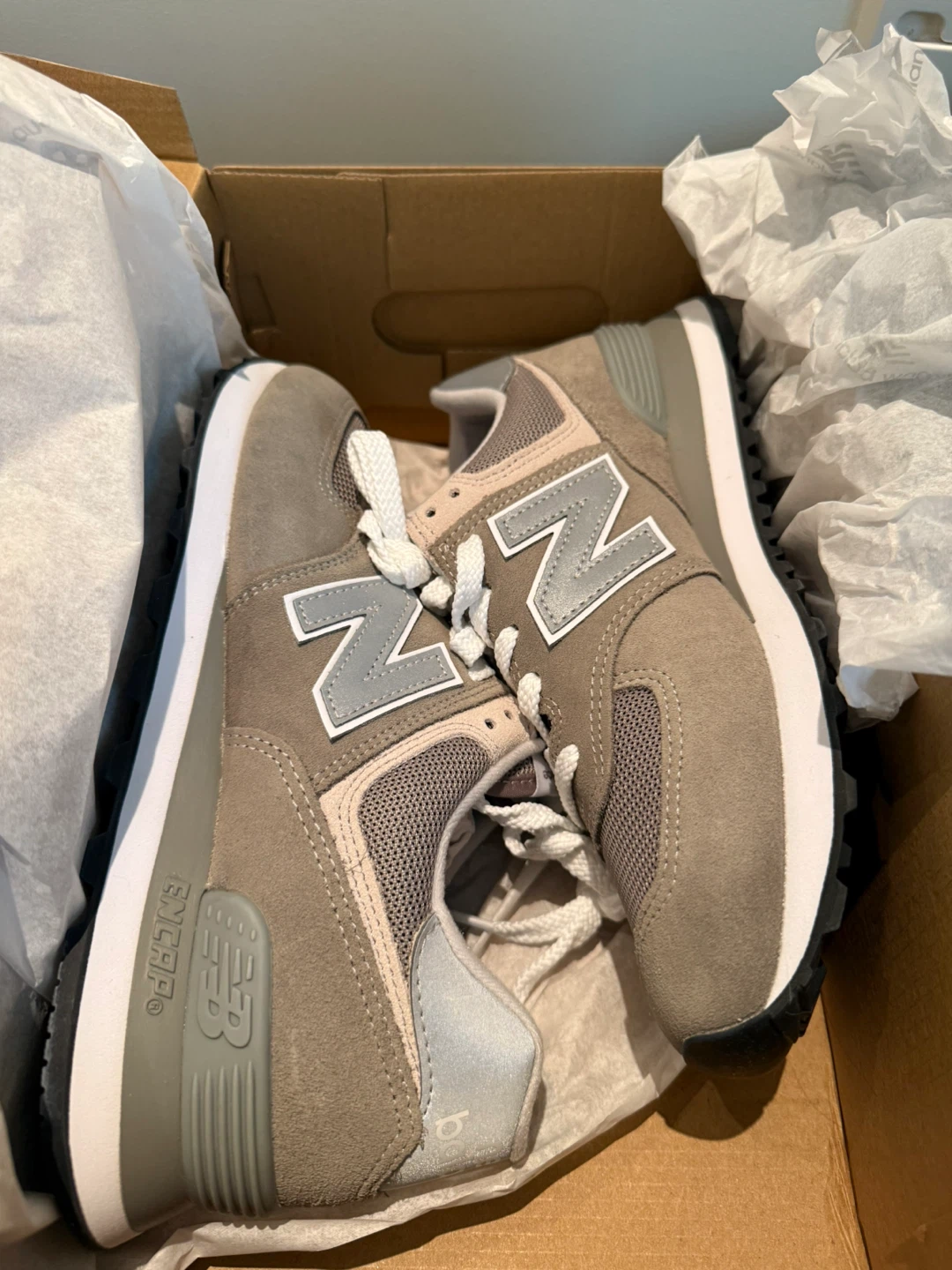 NWT New Balance 574 - Men’s US 7.5 - 11