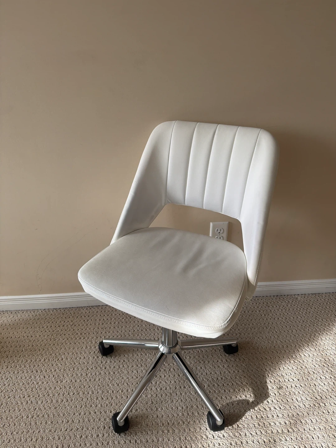 White Swivel Office Chair - photo 2