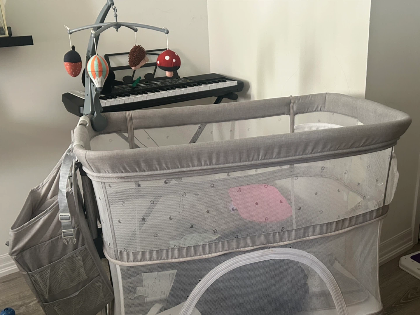 Portable Bassinet with Mobile