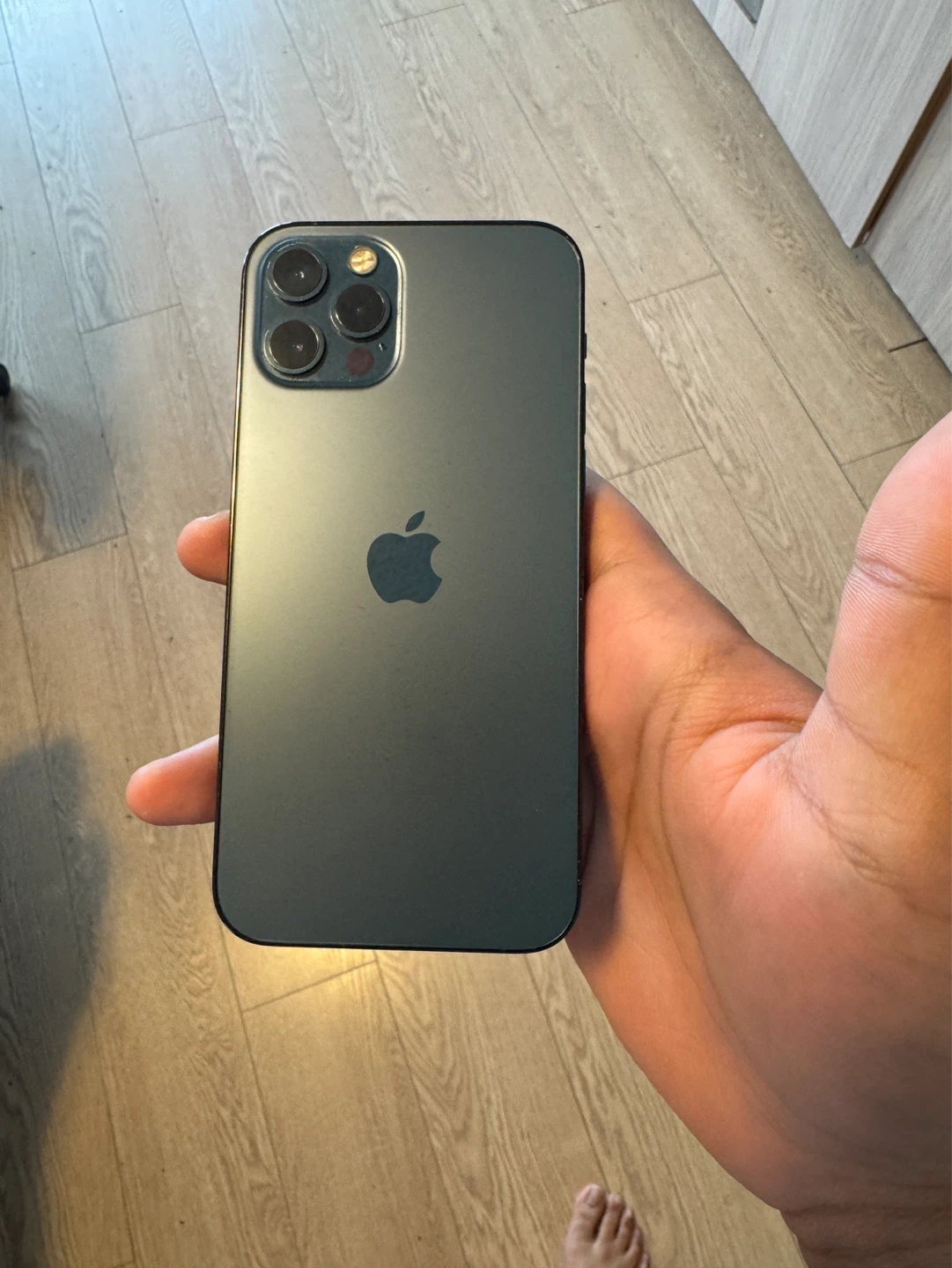 Apple iPhone 12 Pro - photo 2