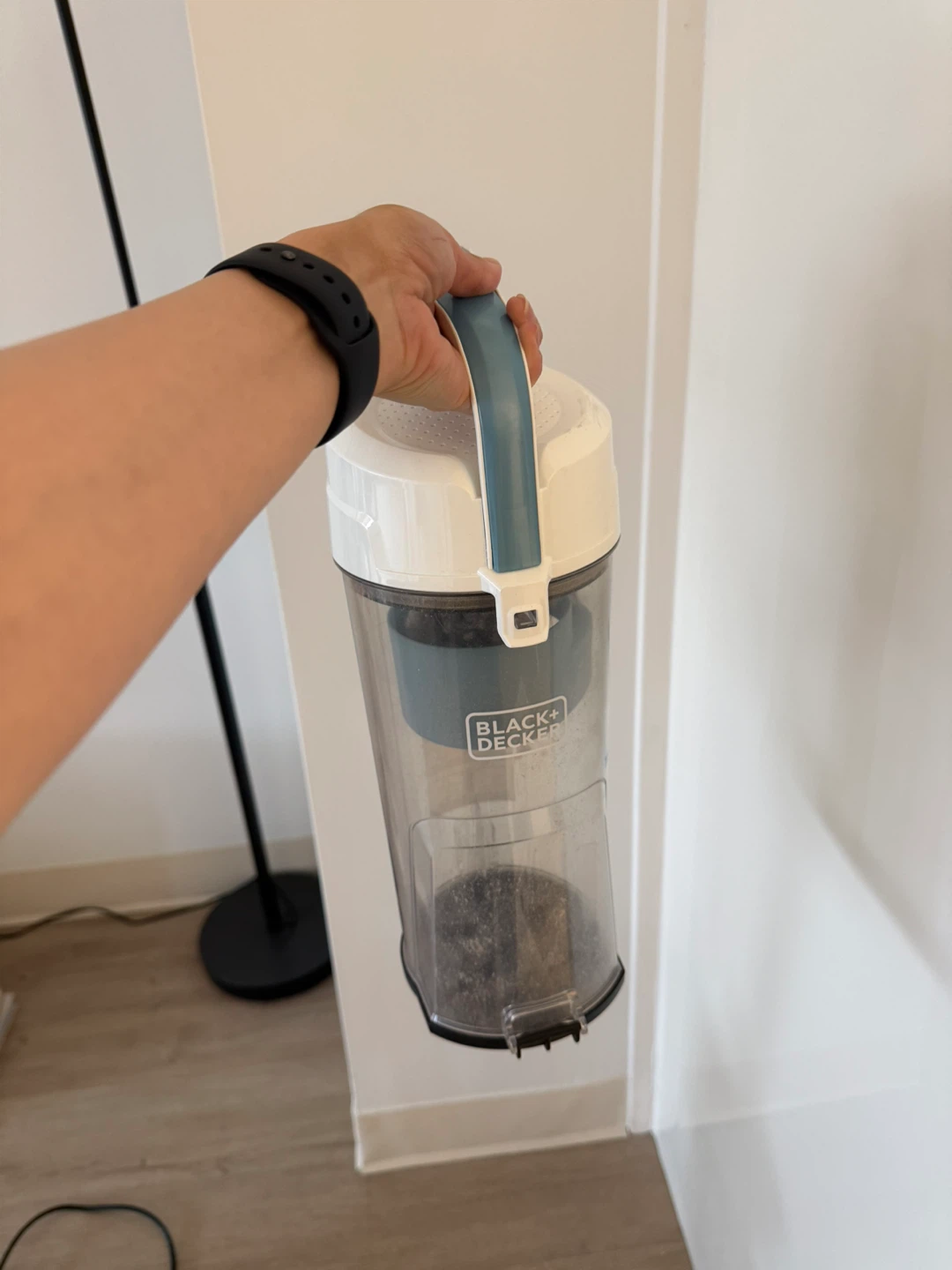 BLACK+DECKER Upright Vacuum Cleaner - photo 2