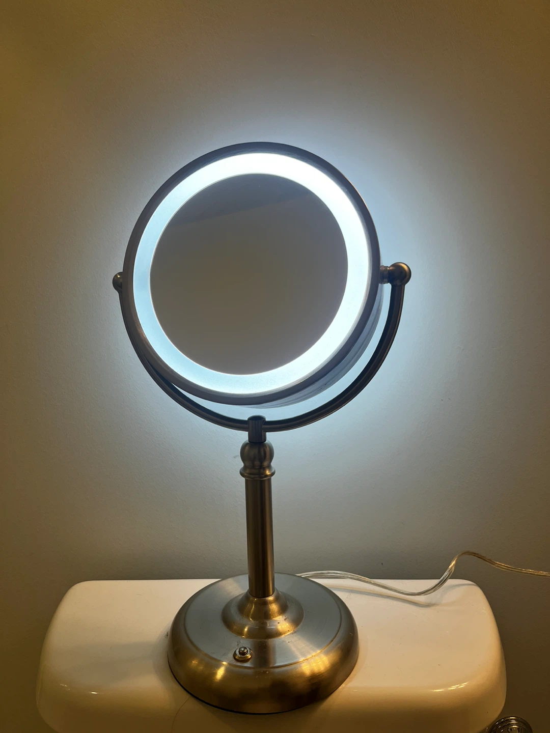Lighted Vanity Mirror - photo 2