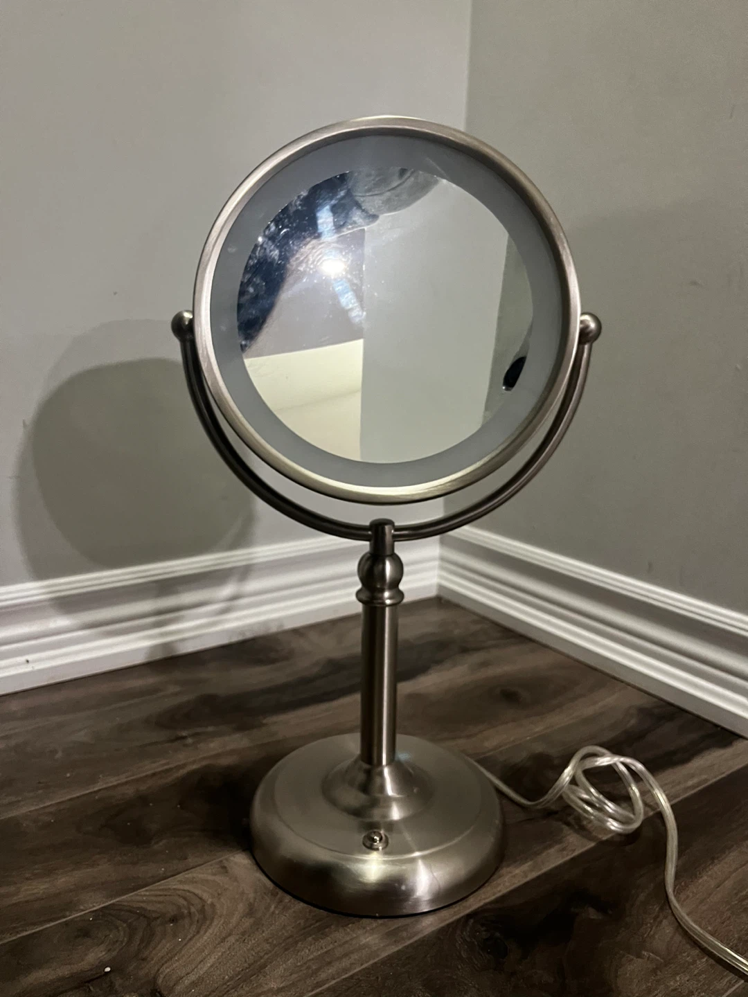 Lighted Vanity Mirror - photo 5