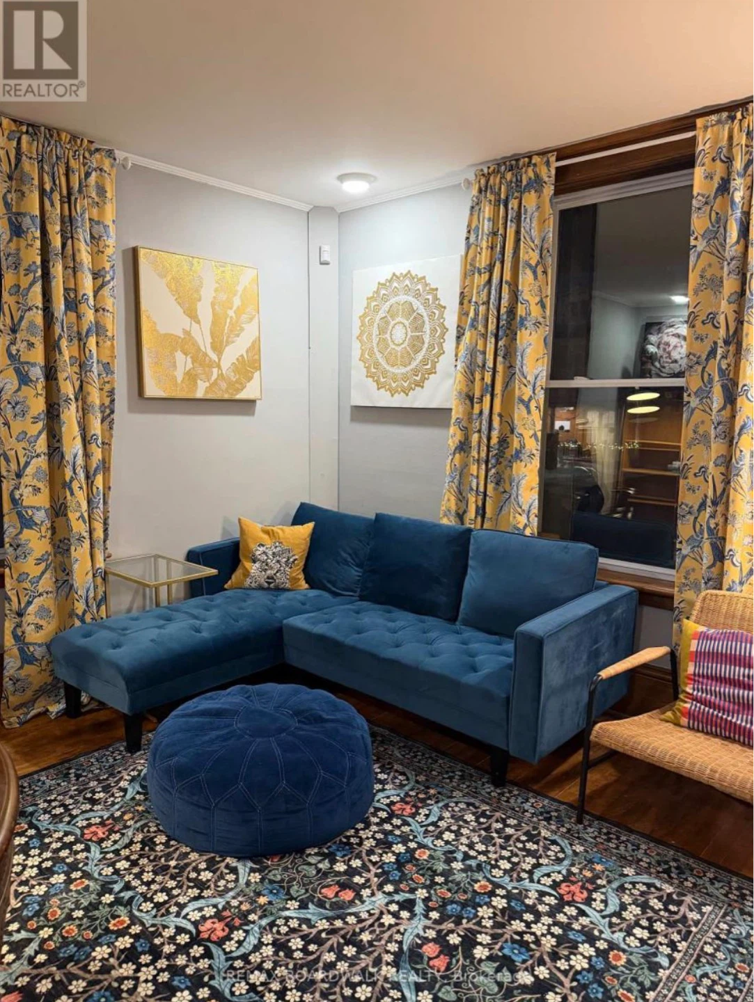Nice velvet sofa in an absolutely good condition(We Deliver)