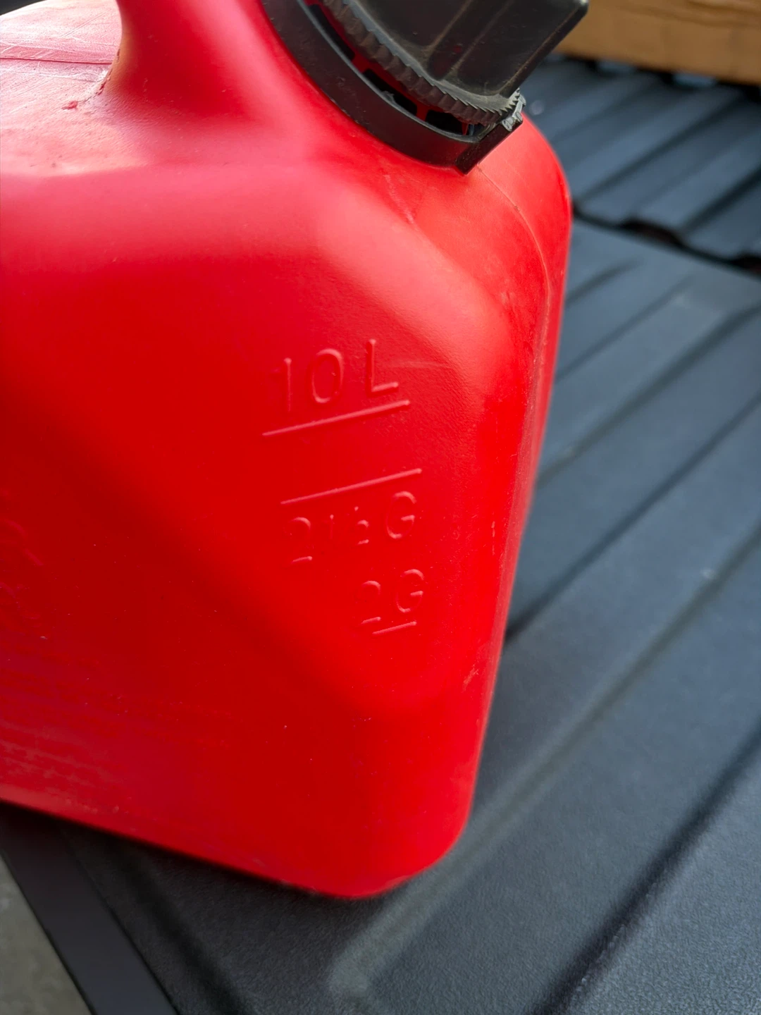 Red Gasoline Can - 10L - photo 2