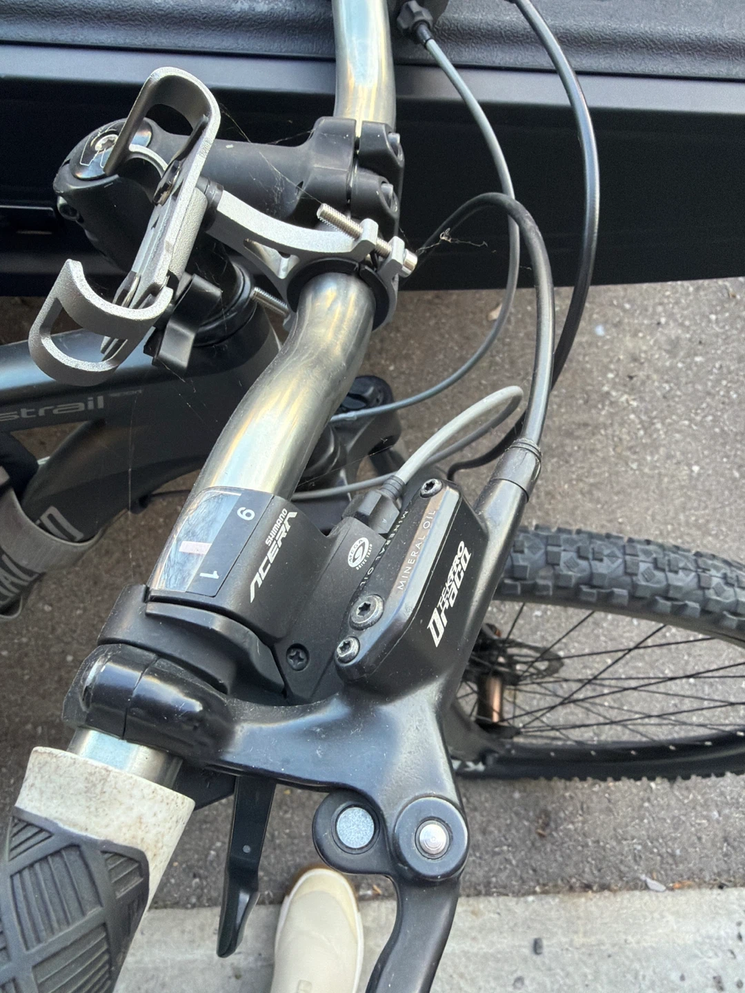 Specialized Rockhopper Mountain Bike - photo 3