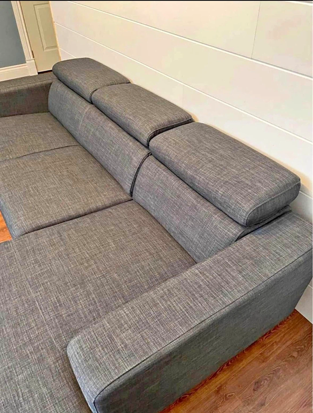 Really nice  sectional (We deliver)