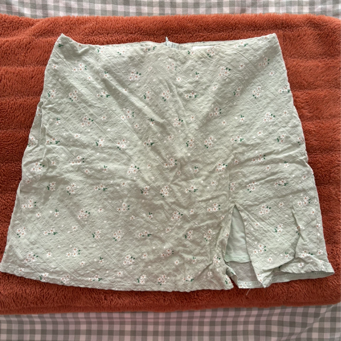 Light Green Floral Mini Skirt (Size 4)
