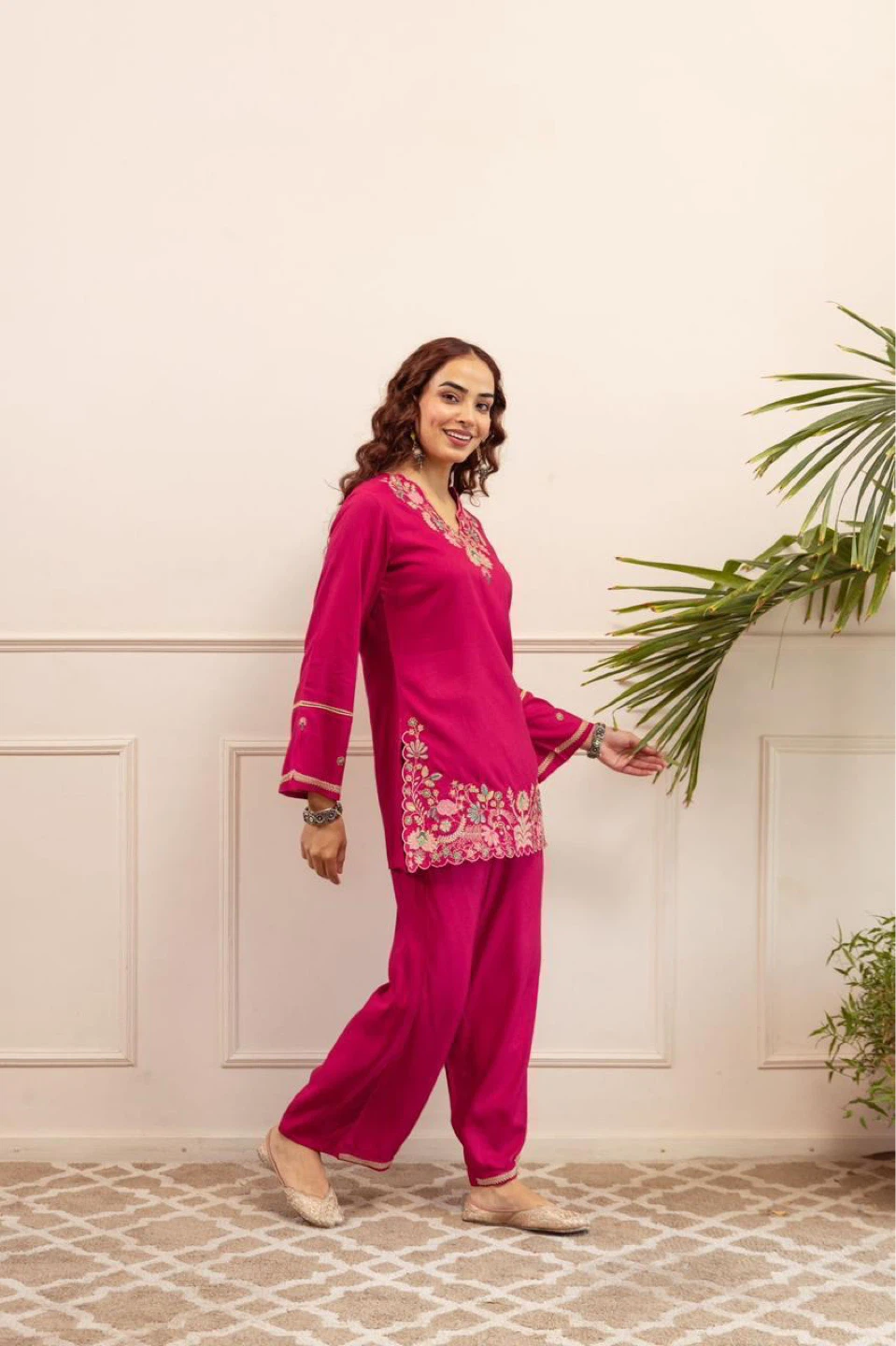 Women's Pink Embroidered Kurti and Pants Set - photo 3