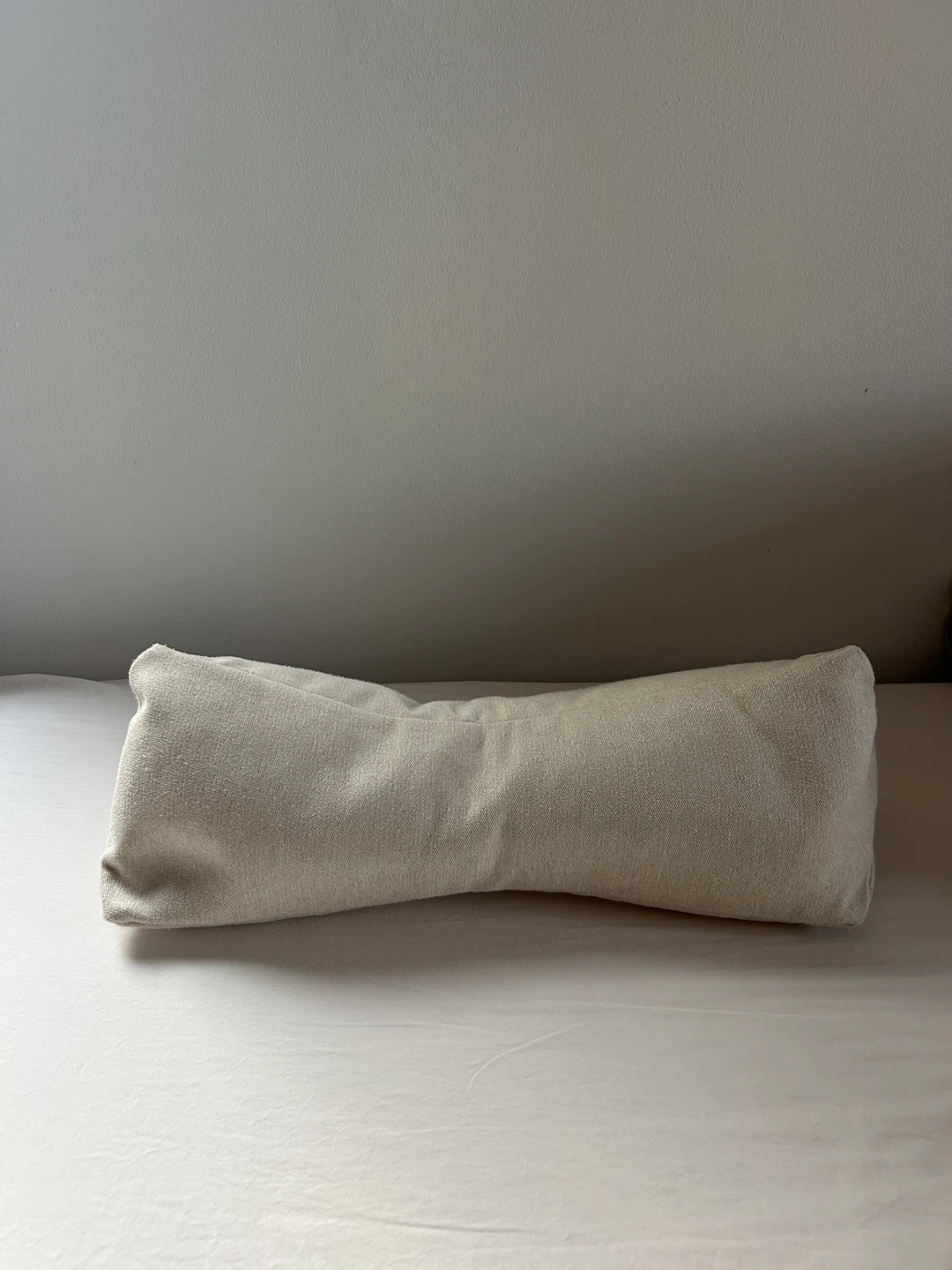 Neck pillow with buckwheat filling