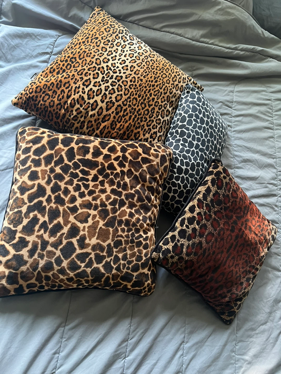Set of 4 Throw Pillows - Animal Print