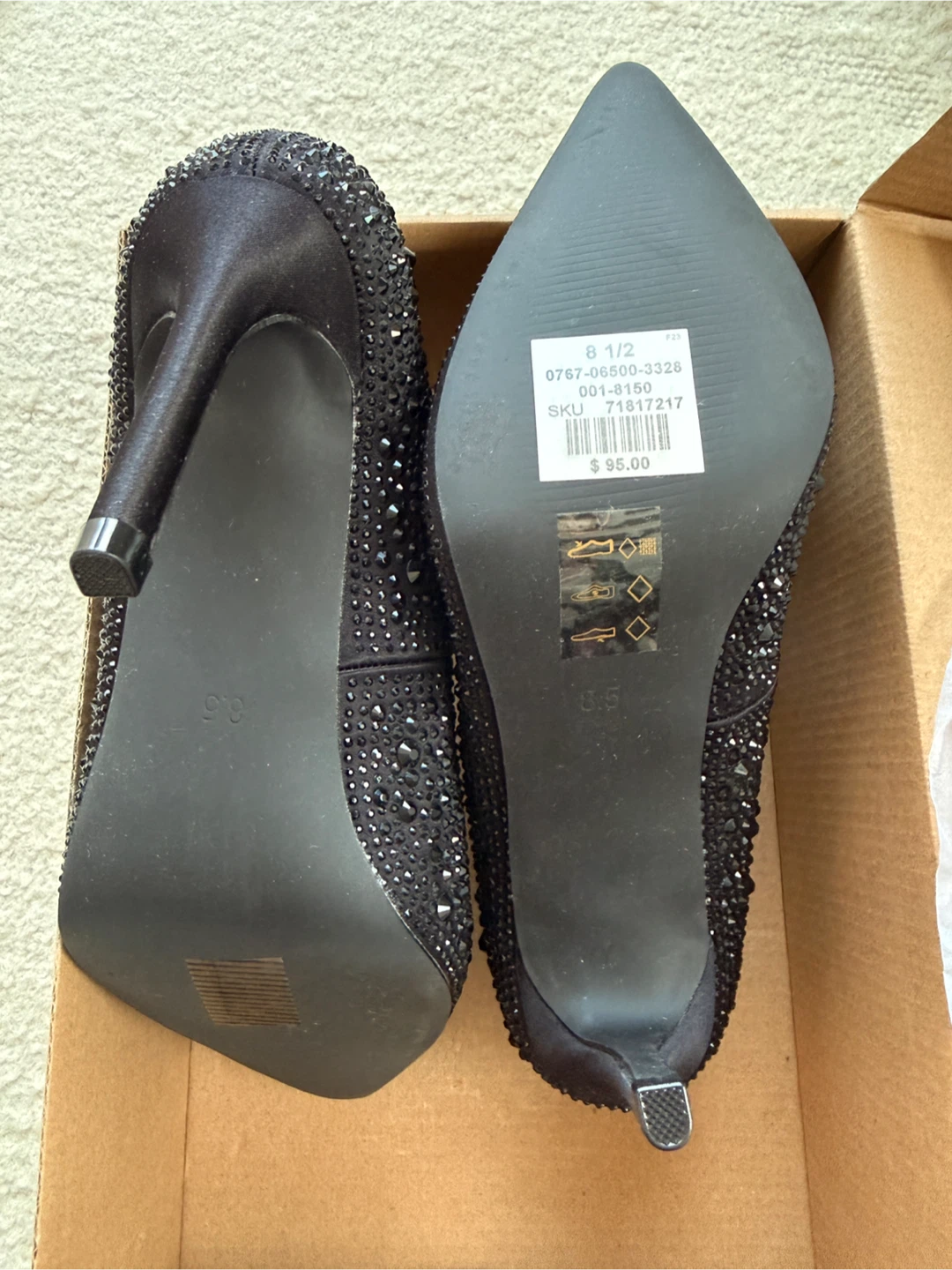 Le Chateau Black Embellished Heels Size 8 1/2 - photo 2