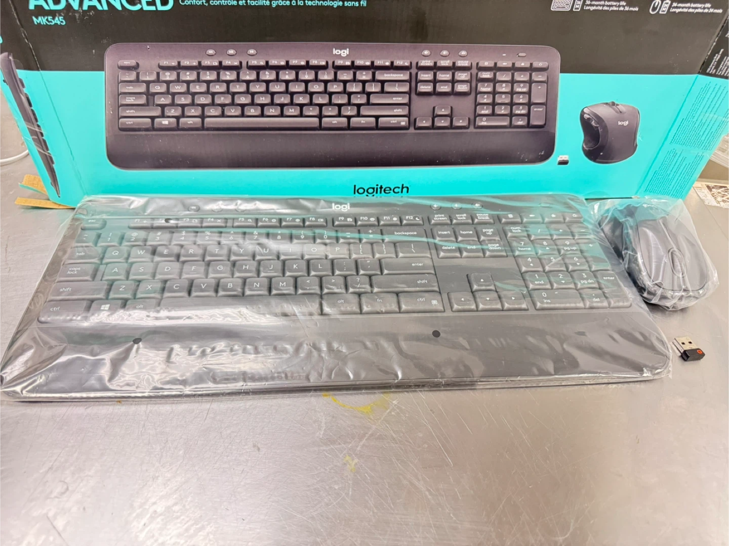 Logitech MK545 Wireless Keyboard and Mouse Combo