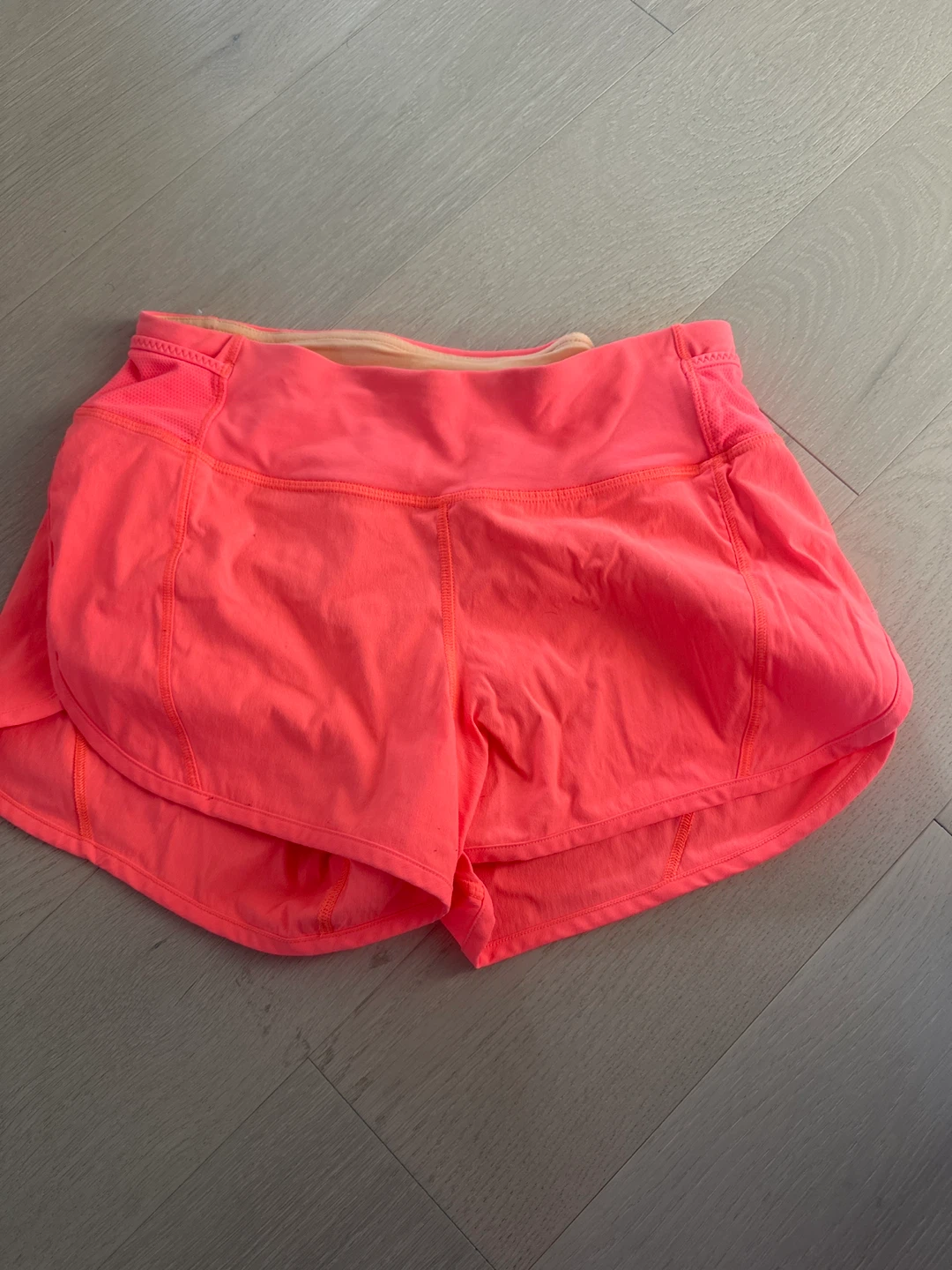 Lululemon Hotty Hot Shorts Size 4 Neon Coral