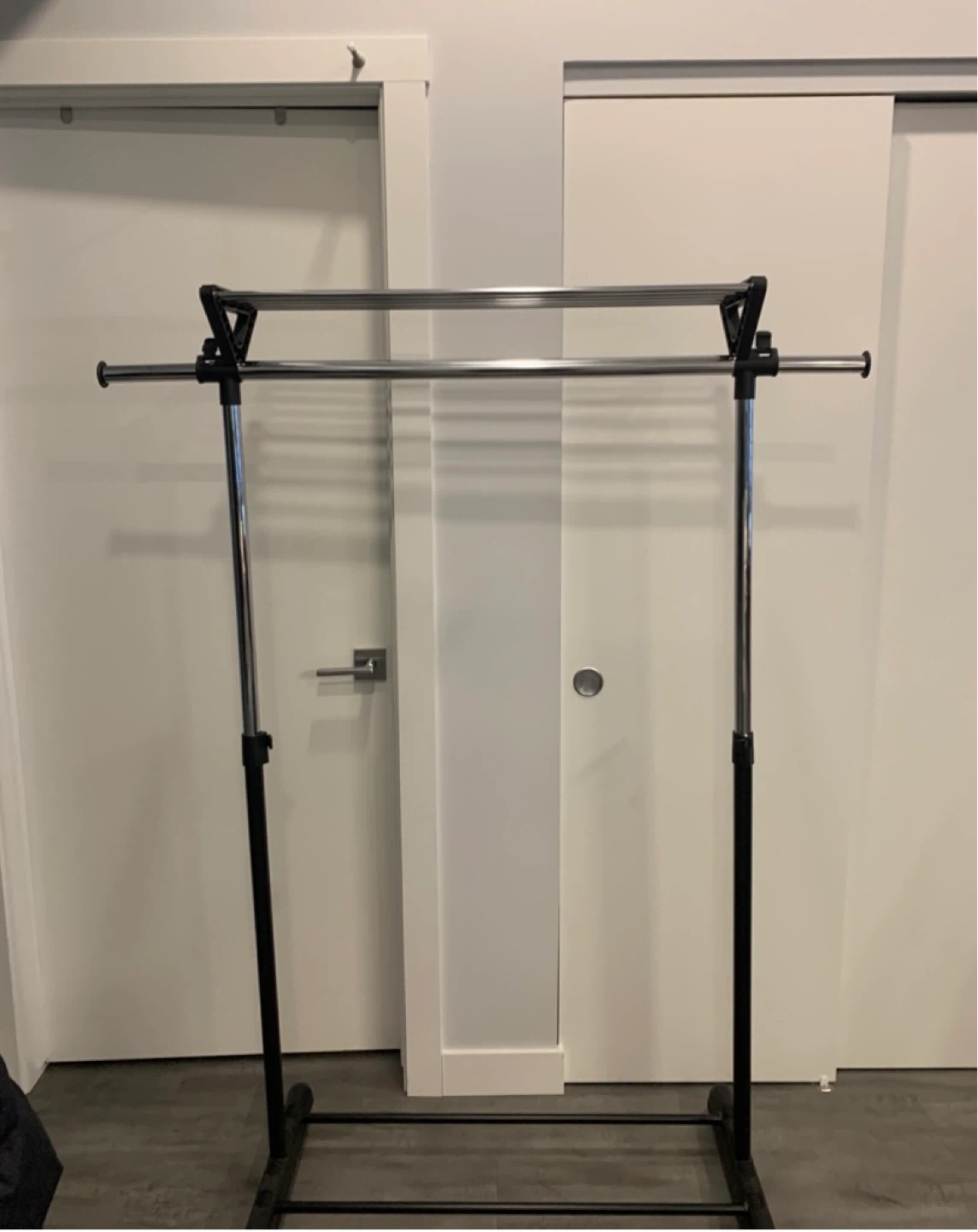 Pending —- Expandable Clothing Rack On Wheels - photo 3