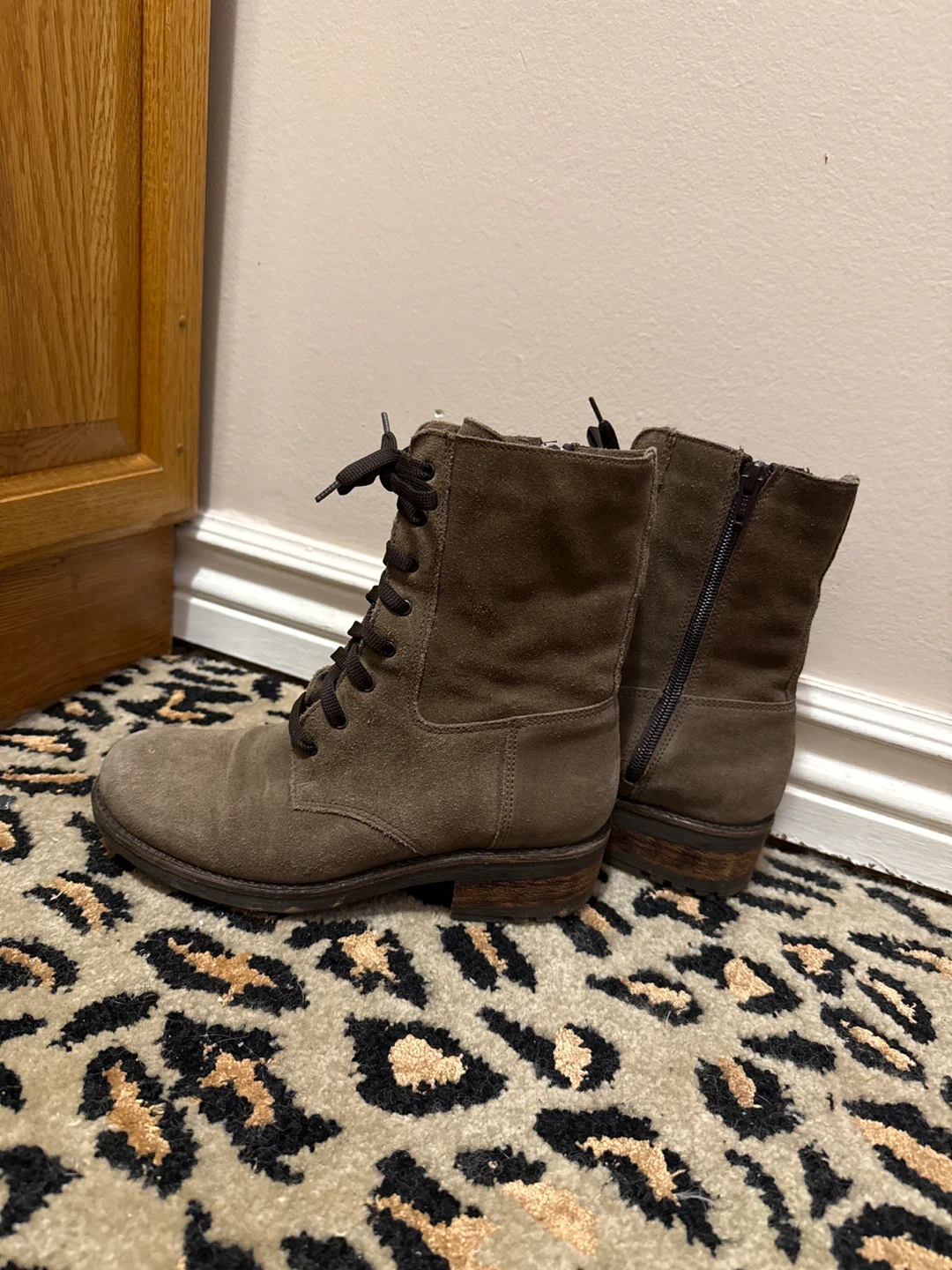 La Canadienne Suede Lace-Up Boots - photo 3