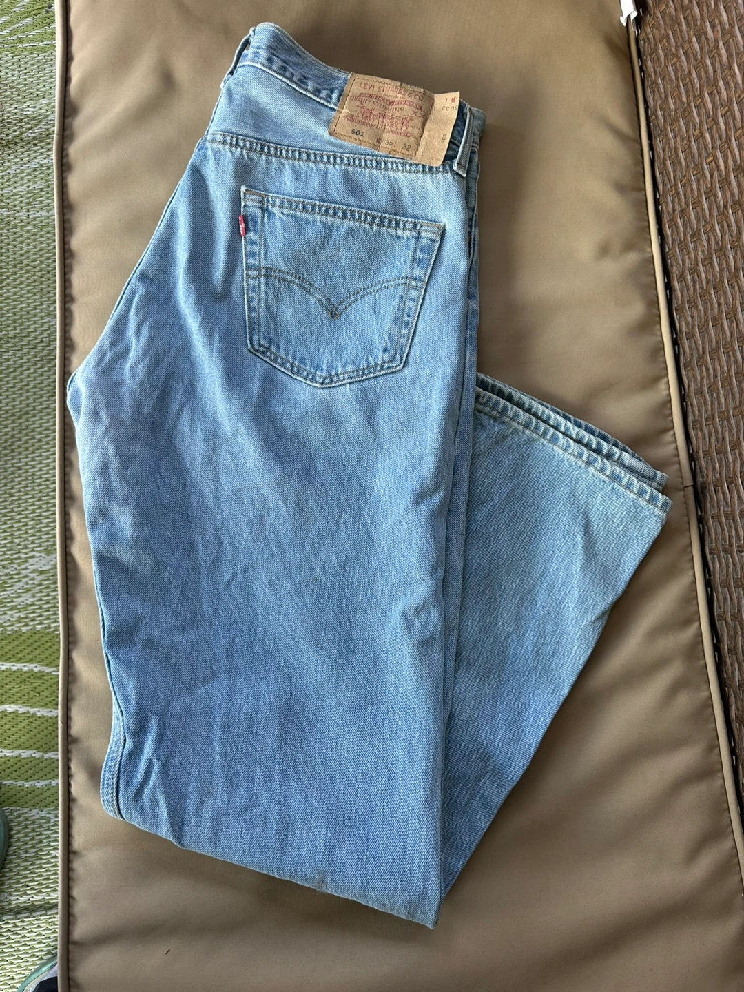Men’s Levi's 501 Jeans - Waist 36, Length 32 - photo 4