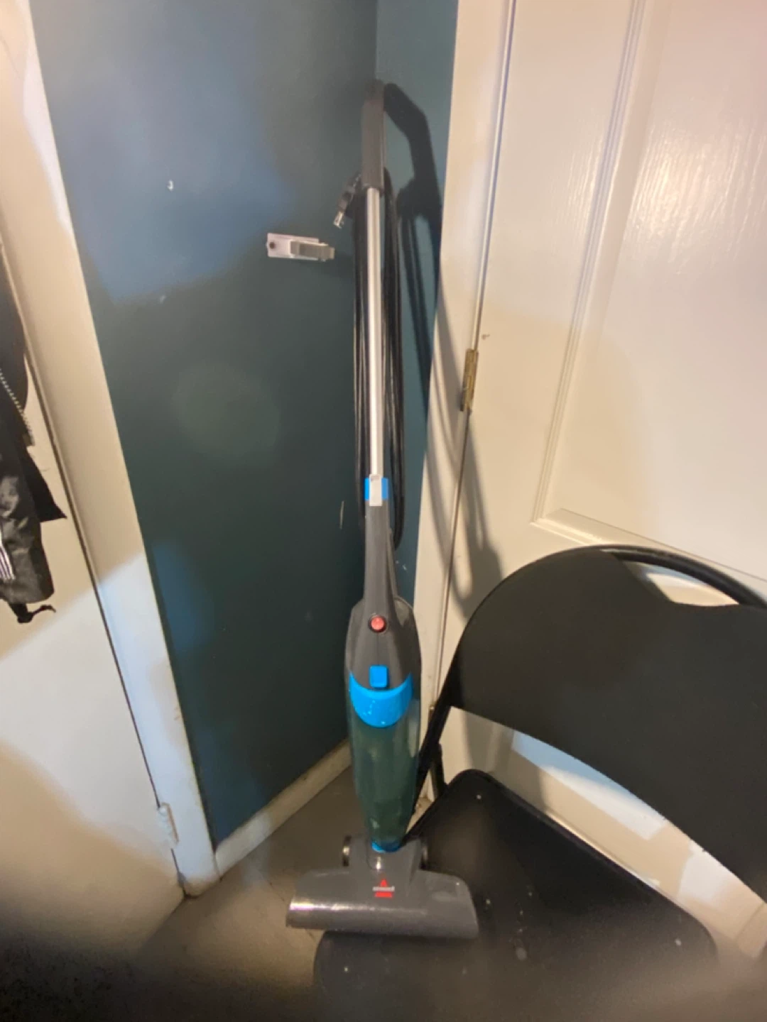 Bissell 2030C Vacuum Cleaner - photo 3