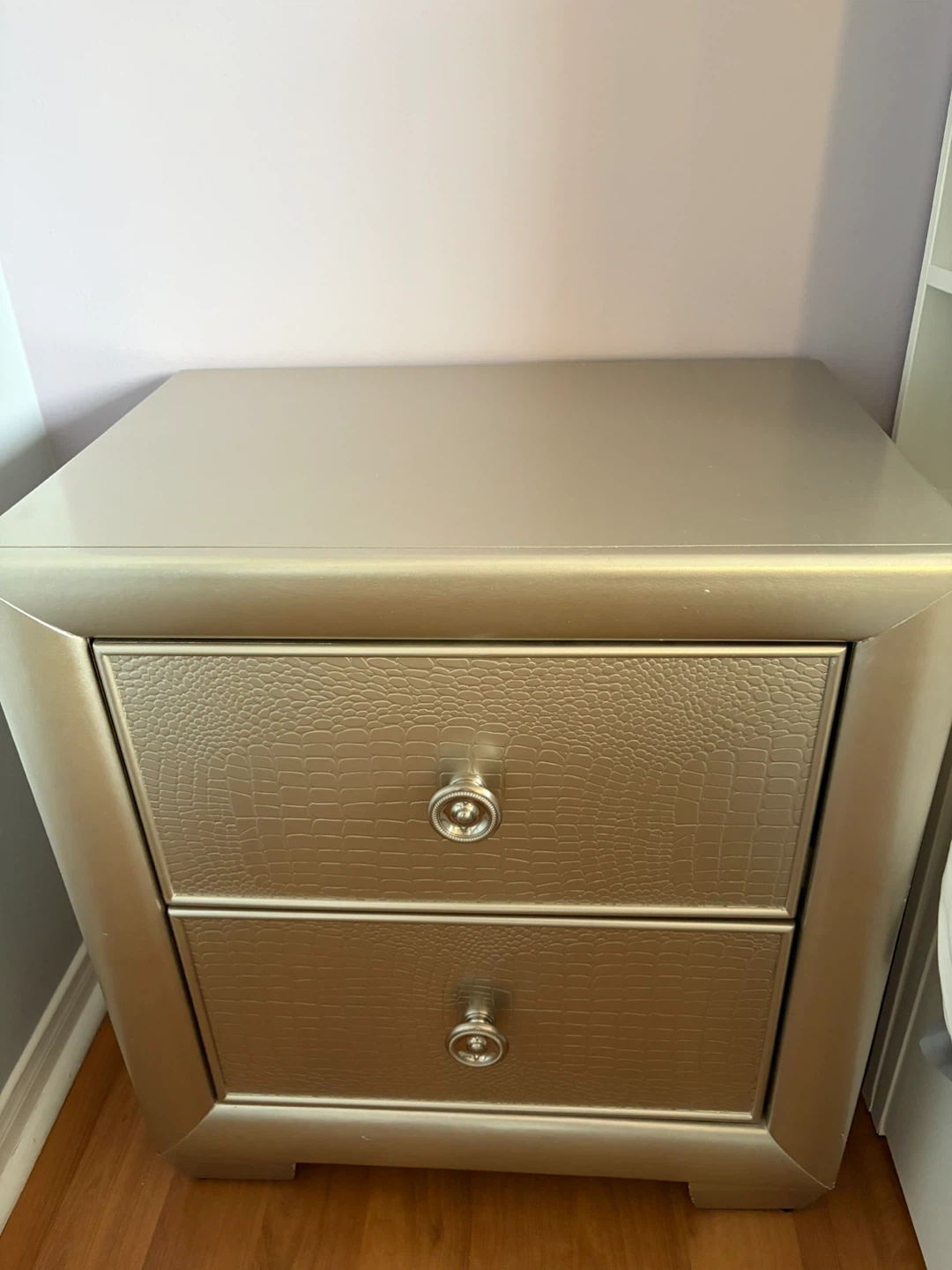Set of 2 Gold Two-Drawer Nightstands - photo 2