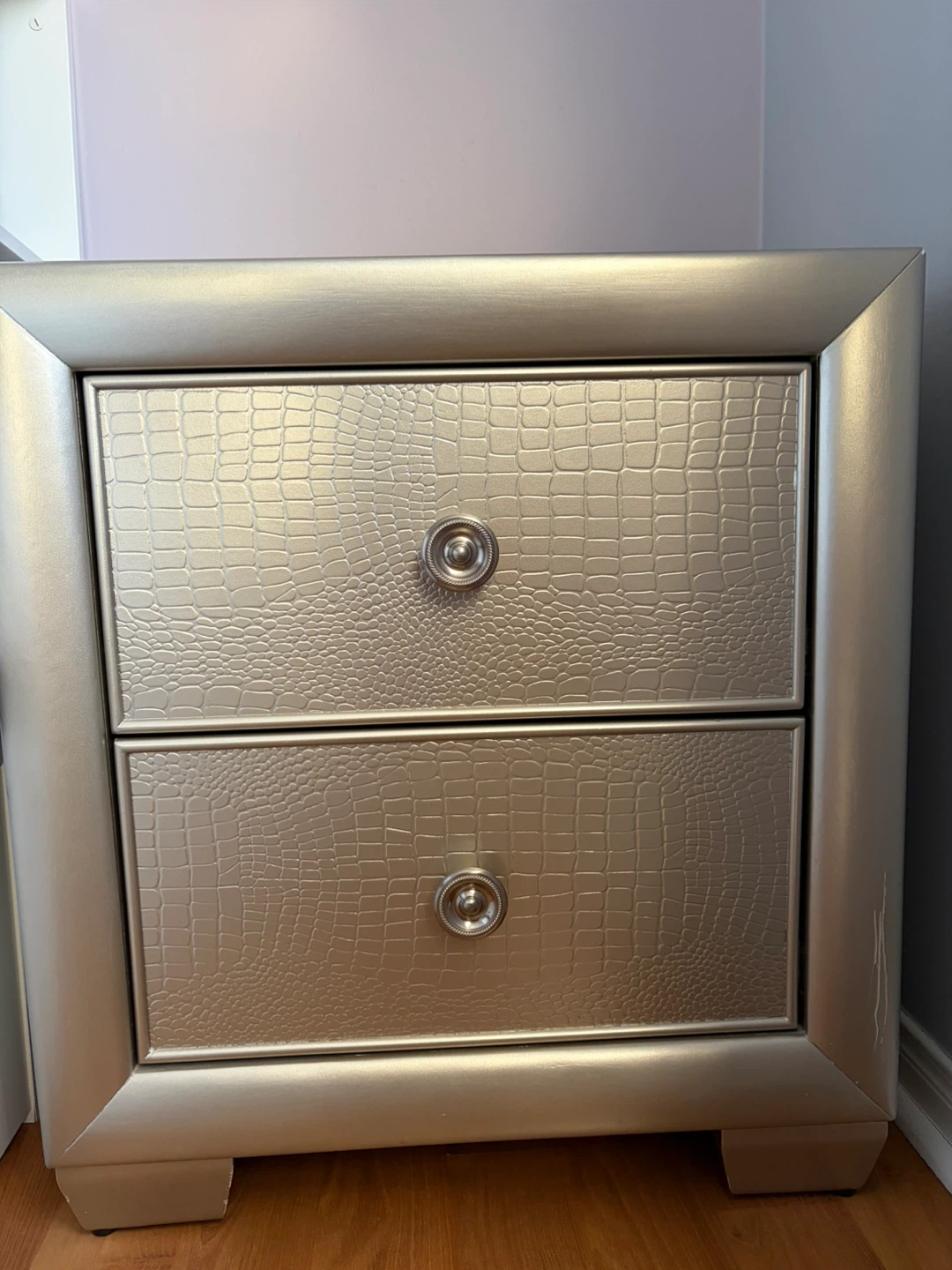 Set of 2 Gold Two-Drawer Nightstands - photo 3
