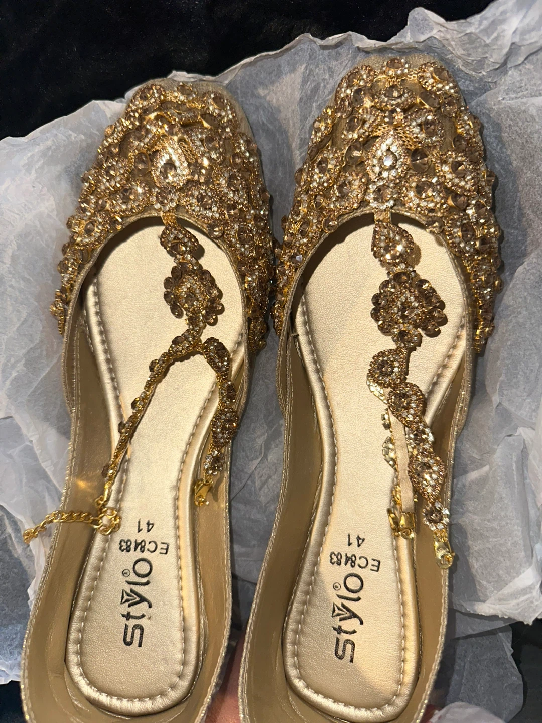Stylo Embellished Gold Flats/Khussas - photo 3